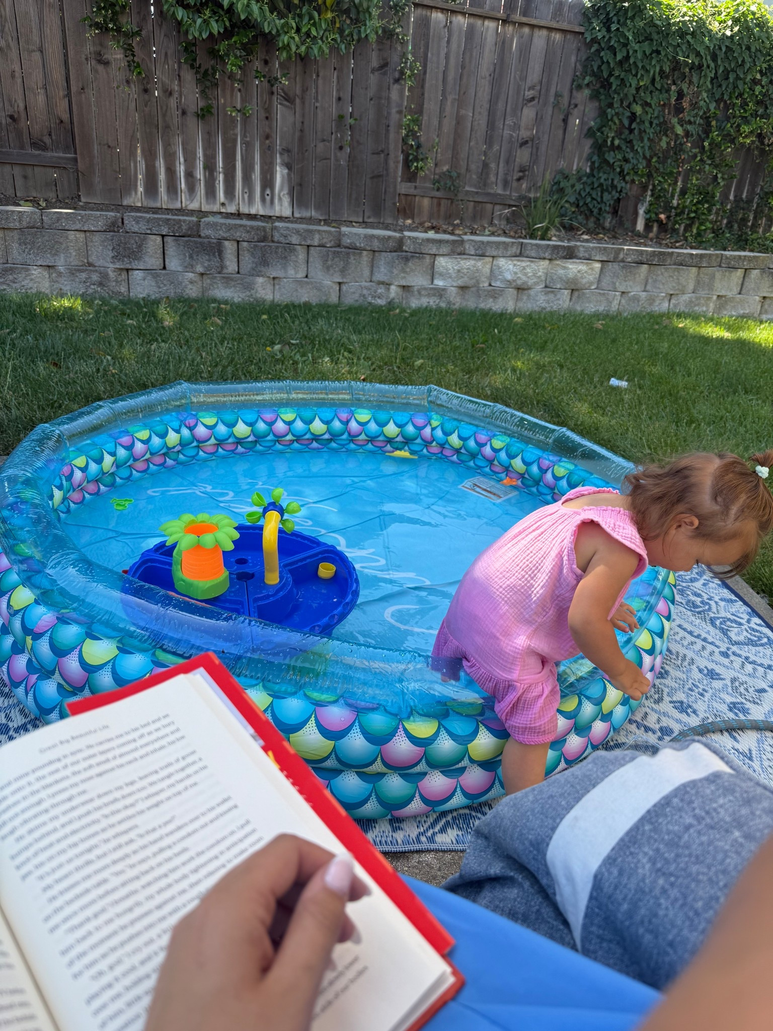 Best cheap kiddie pool and water table from Walmart 