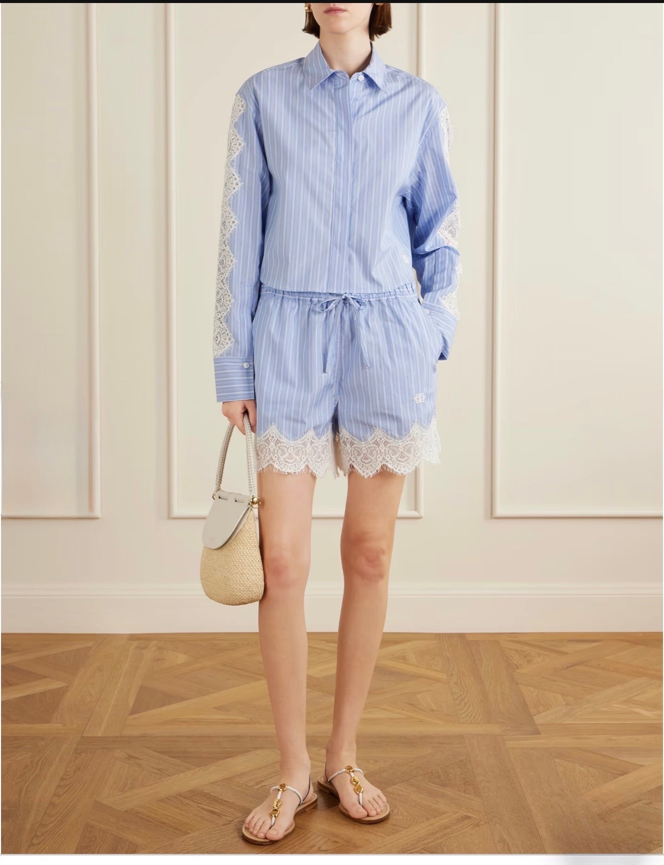 SIMKHAI
Emmie striped lace cotton shorts

Simkhai's 'Emmie' shorts are crafted from crisp cotton and trimmed with lace along the edges for a romantic touch. Style them with a contrasting striped print.

#LTKootd #LTKSeasonal #LTKTravel