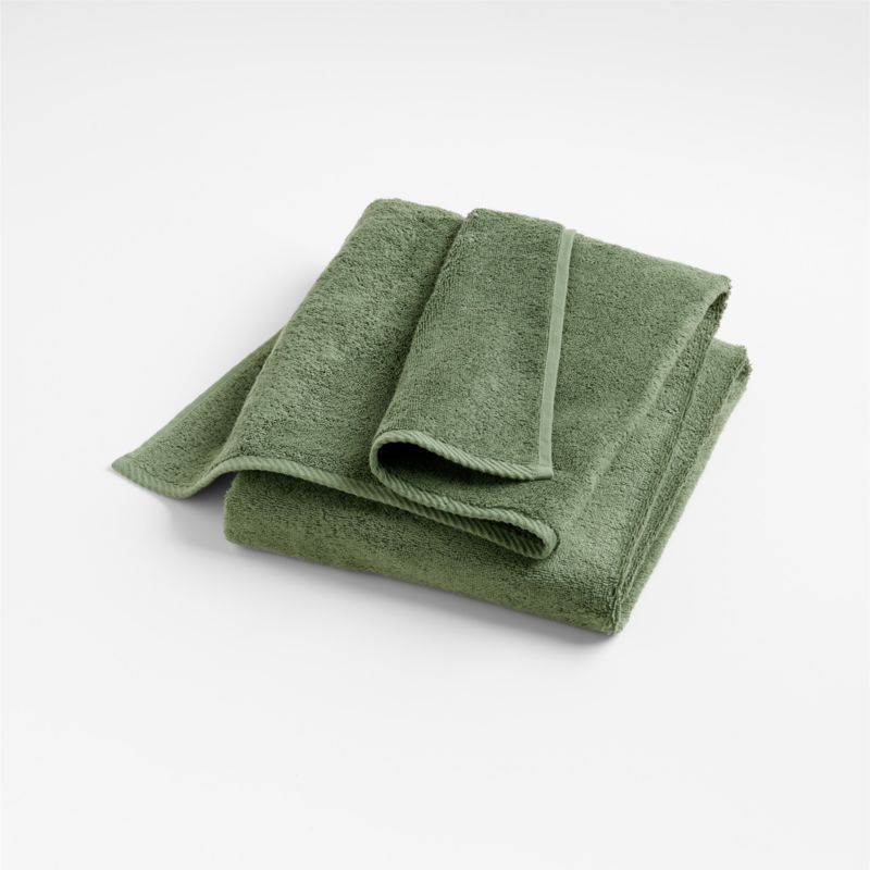 Quick-Dry Duck Green Organic Cotton Bath Towel + Reviews | Crate & Barrel | Crate & Barrel