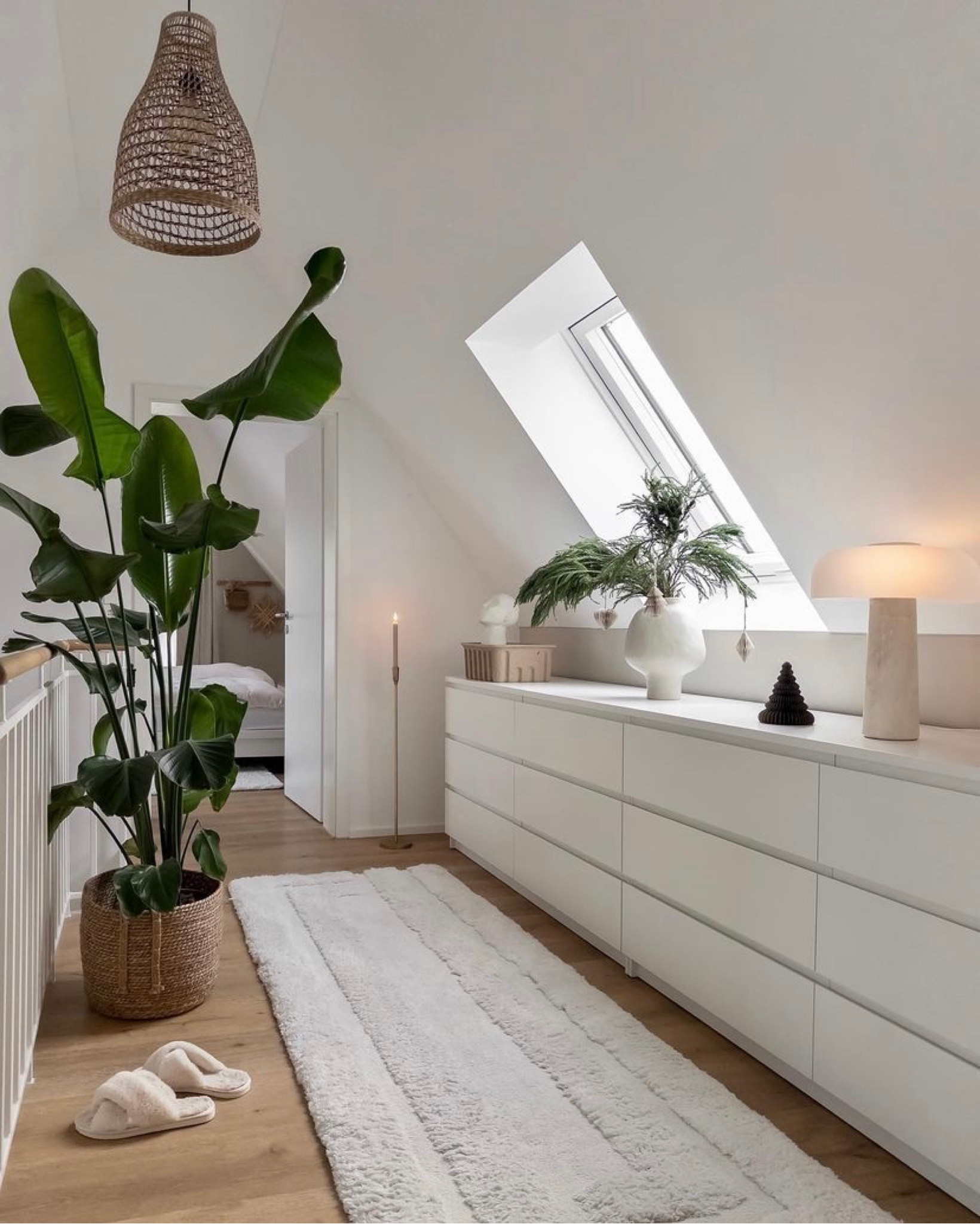 Dreamy hallway at the home of @heim.liebelei 🤍

#LTKhome #LTKSeasonal #LTKHoliday