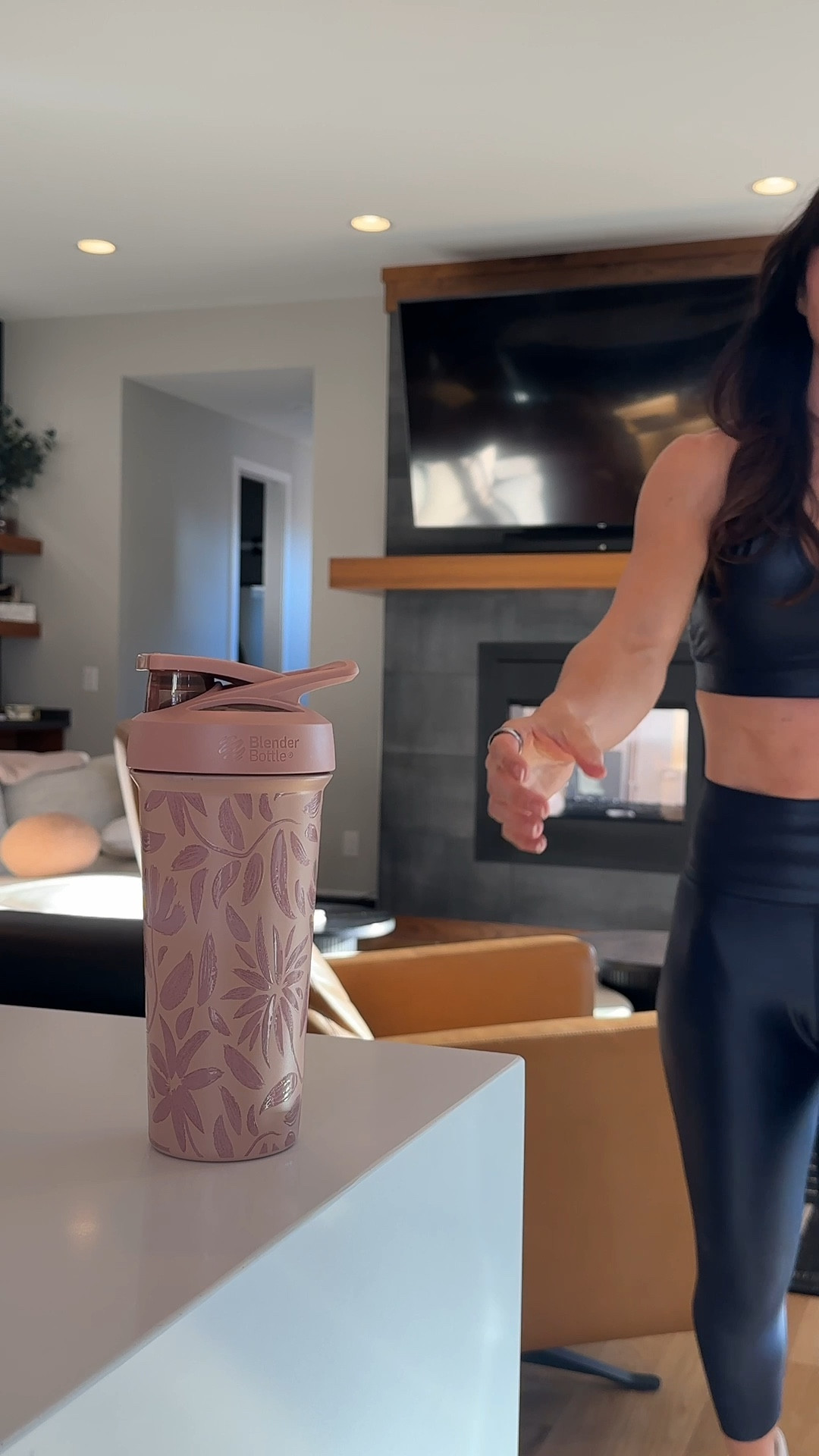 #ad If you haven't seen the new @blenderbottle Sport Stainless Steel shaker bottle, check her out in all her beauty! She is stunning! And now has a locking lid to keep your gym bag safe. Linking all the new Sport & Sport Stainless Steel bottles at @target right now! #blenderbottle #itbeginswithblenderbottle #teamblenderbottle #targetpartner #target