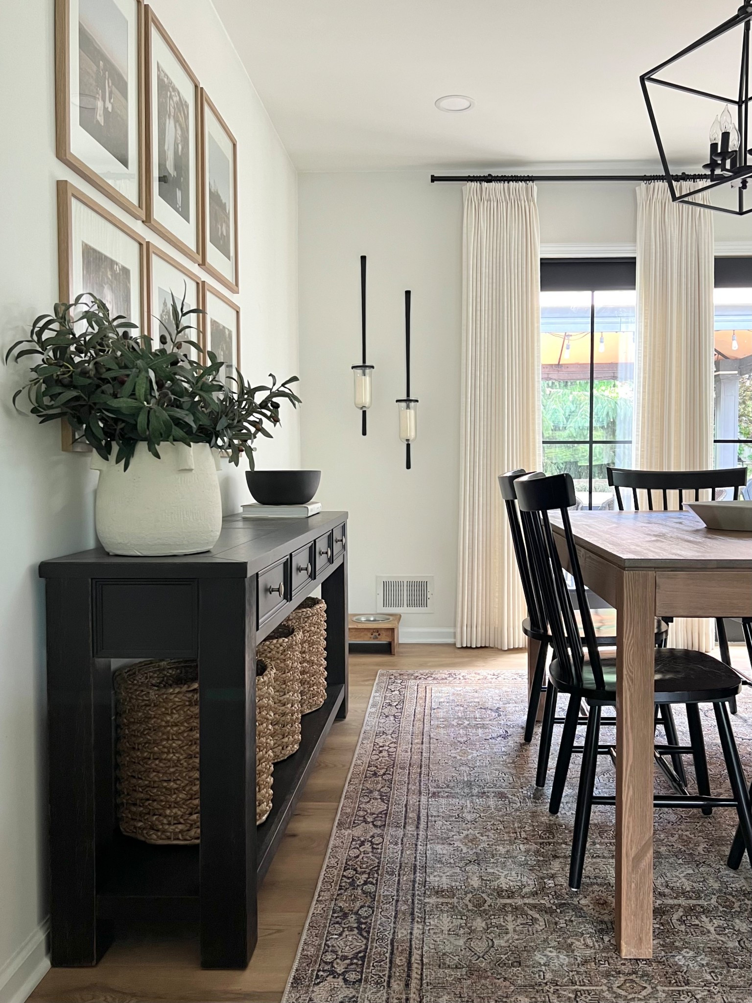 Neutral, warm & simply styled Dining Room

#LTKStyleTip #LTKFamily #LTKHome