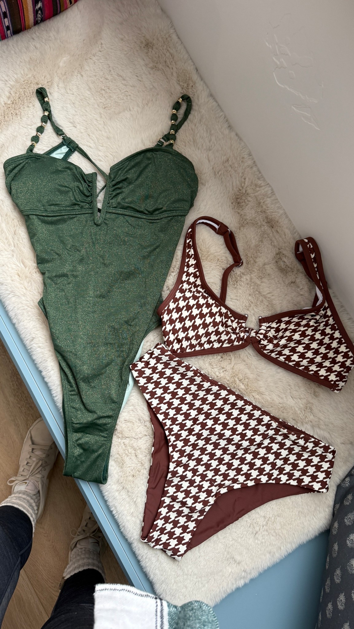 The cute suits I ordered for my Hawaii trip that arrived 1 day too late. Gosh these would have been SO CUTE! The glittery green is so pretty and very flattering. @cupshe 