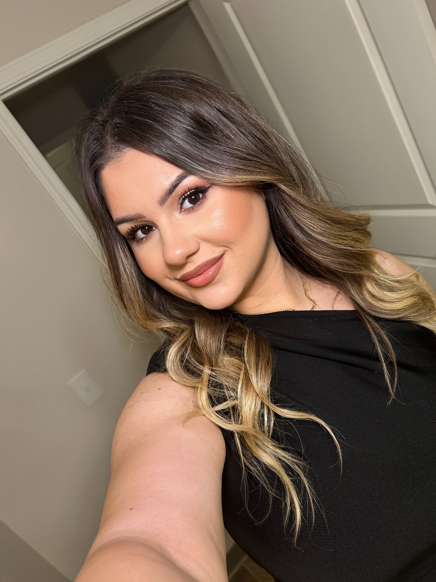 Wedding Guest Makeup Look🖤✨ 
Brows @anastasiabeverlyhills  @kosas 
Eyeshadow: @anastasiabeverlyhills 
Eyeliner @elfcosmetics 
Concealer @tartecosmetics 
Contour @charlottetilbury 
Foundation @narsissist 
Setting powder @lauramercier 
Bronzer @benefitcosmetics 
Blush @nyxcosmetics 
Lips @colourpopcosmetics 
Highlighter @wetnwildbeauty 
Mascara @ysl 
Setting spray @charlottetilbury 
Hair @wavytalkofficial 
#WeddingGuestGlam
#GRWMWeddingGuest #SoftGlamMakeup
#NaturalGlamLook #RealSkinMakeup
#MakeupTransformation #GlamWithMe
#MakeupGoals #GlowUpMoment #MakeupInspo #ViralMakeup #MakeupArtist
#MakeupLover #WeddingSeasonGlam #makeupcommunity

#LTKBeauty #LTKGiftGuide #LTKgrwm