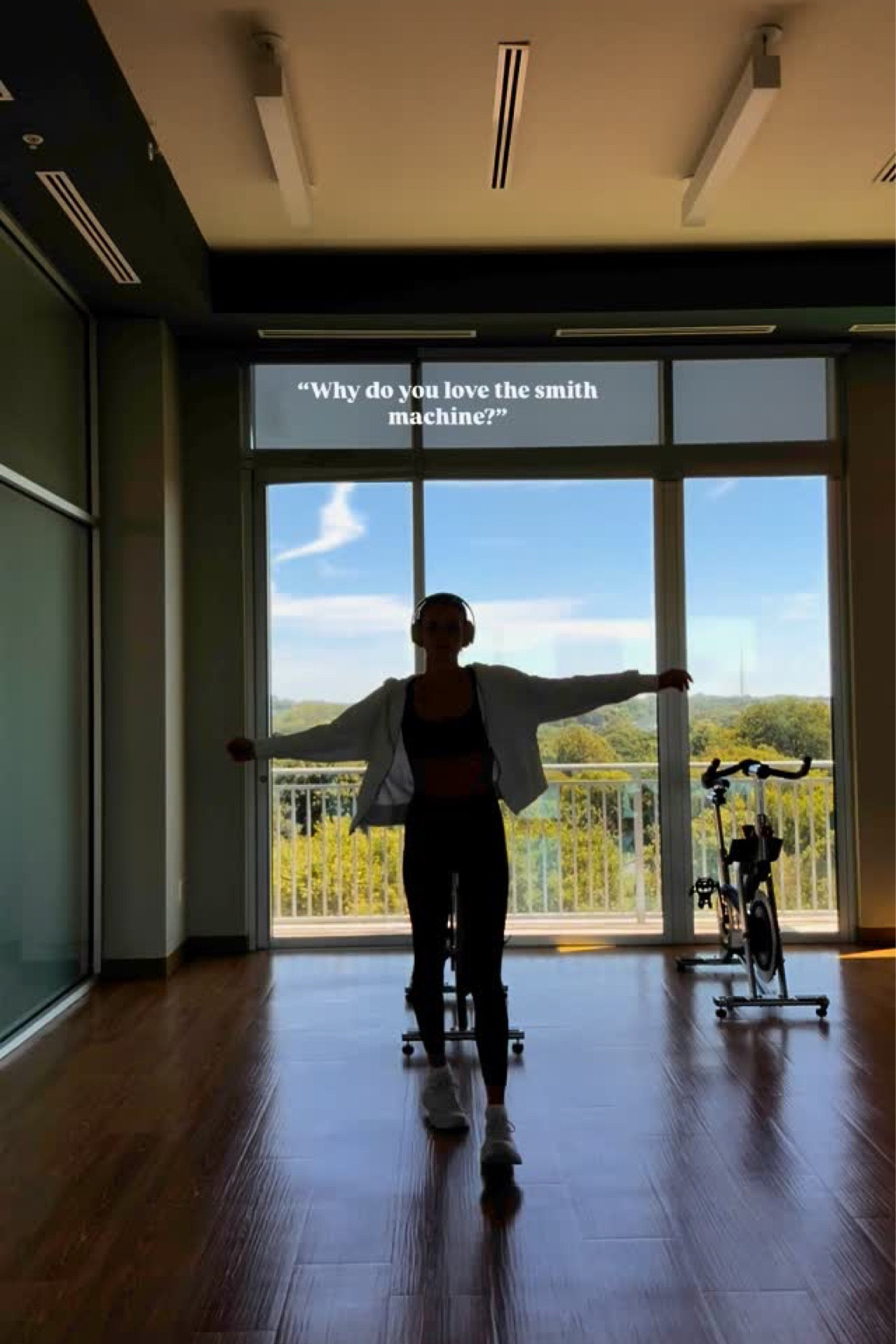 Sry girls! This girl needs a spotter or she’s going straight for the smith! 🤌🏃🏽‍♀️

#gymhumor