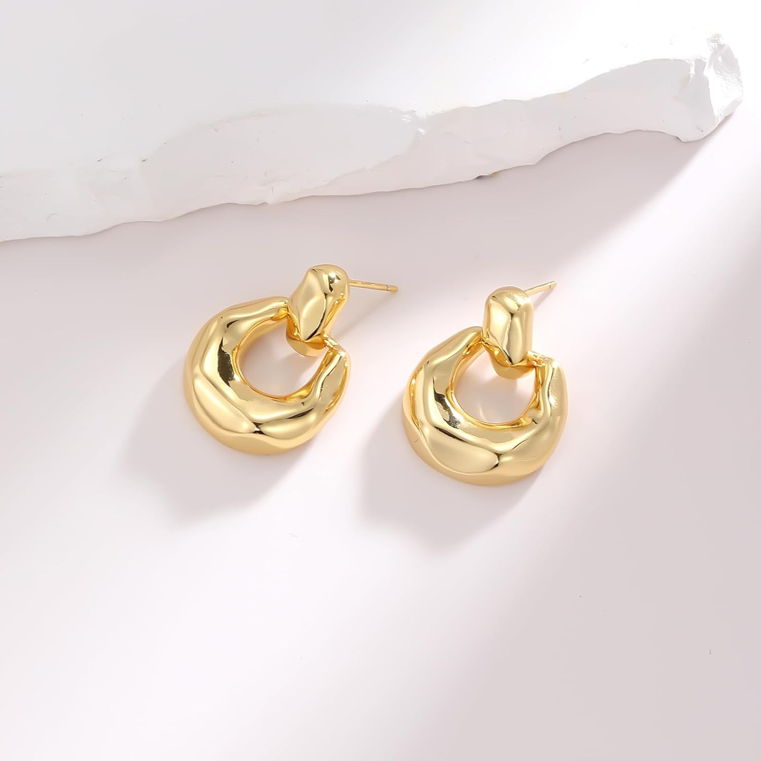 MJartoria Gold Dangle Earrings for Women Girls, Retro Statement Earrings Fashion Trendy Big Geome... | Amazon (US)