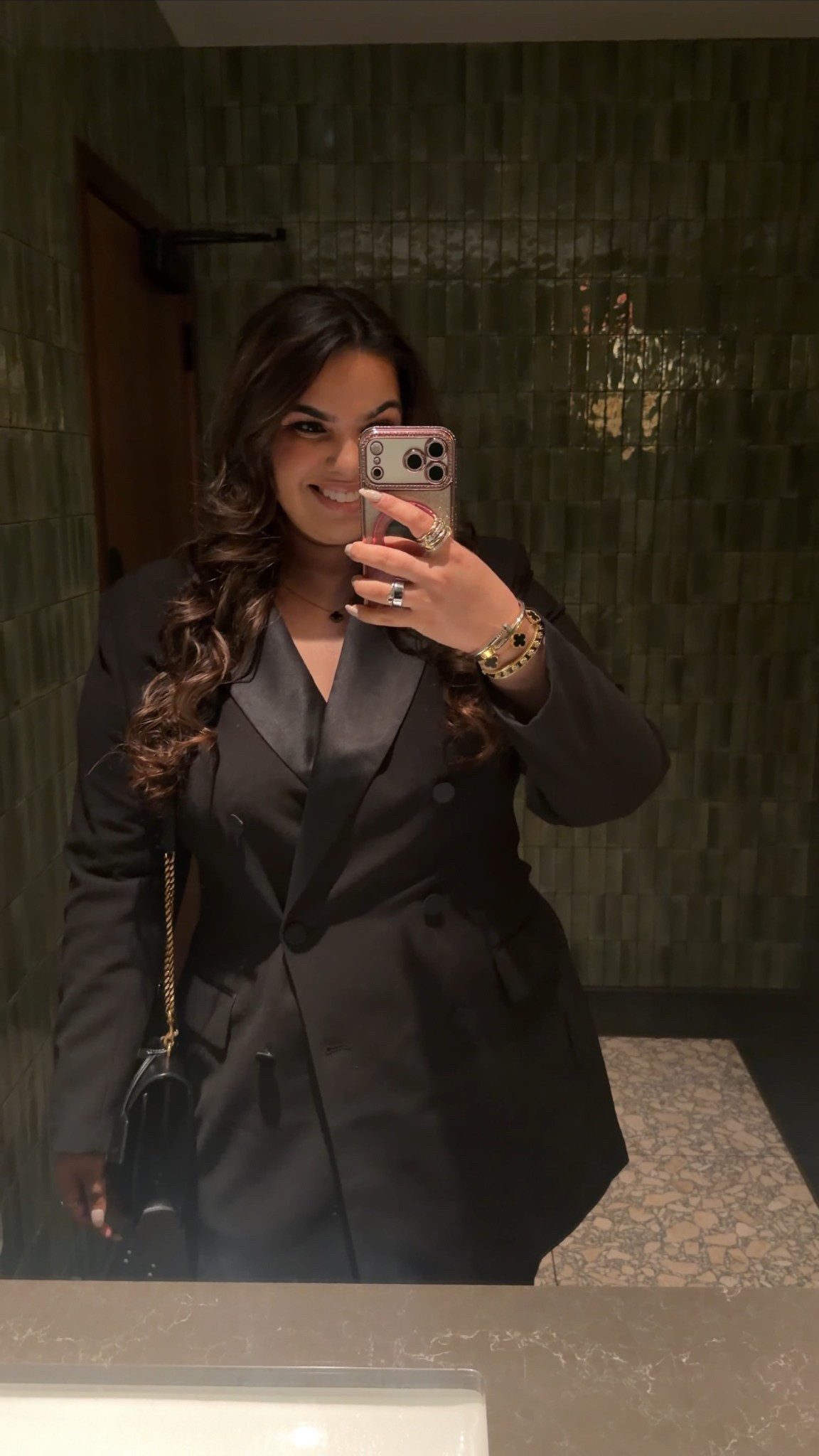 Perfect outfit for the holidays 🤍✨

#LTKStyleTip 

#LTKGiftGuide #LTKSeasonal