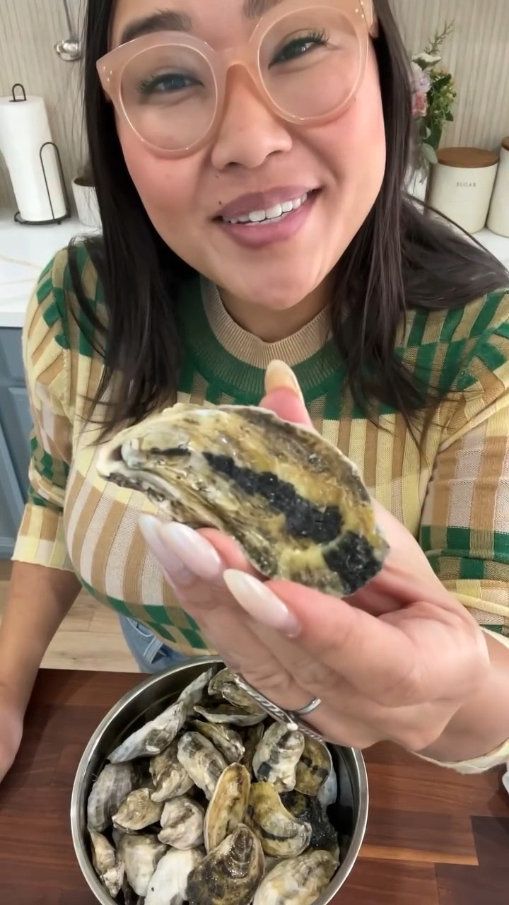How to shuck an oyster 🦪

#LTKhome #LTKparties #LTKVideo