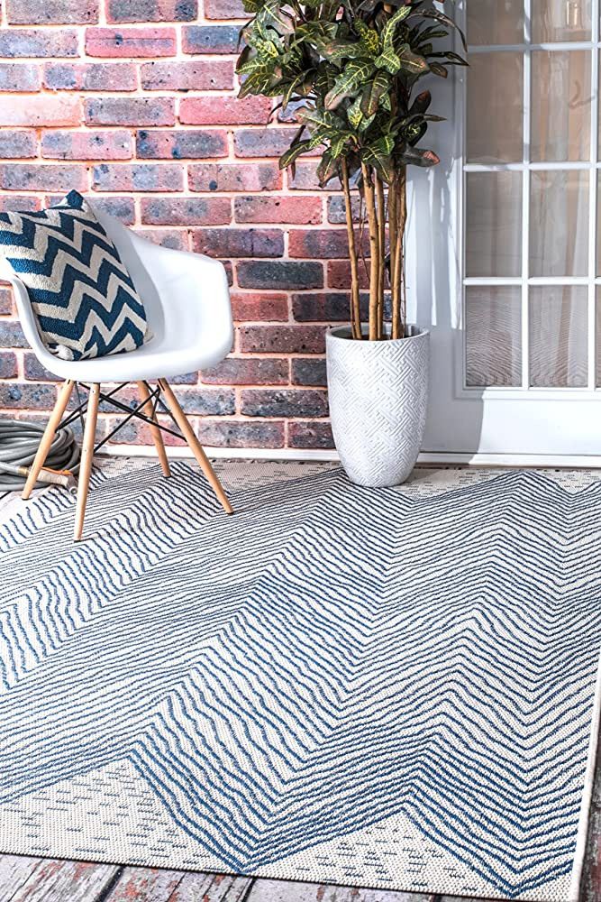 nuLOOM Wavy Chevron Indoor/Outdoor Area Rug, 6' 3" x 9' 2", Blue | Amazon (US)