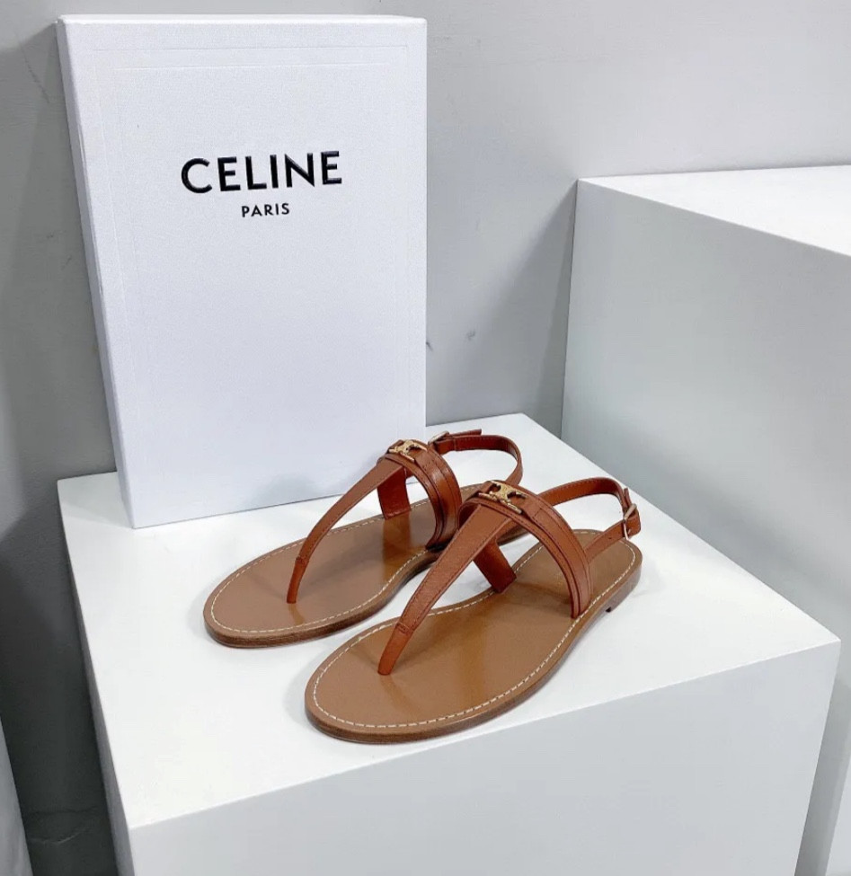 Cel-line Dupe Leather Flip Flops … sélectionné sur LTK