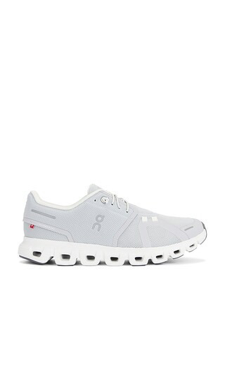 On Cloud 6 Sneaker in Light Grey. - size 7.5 | Revolve Clothing (Global)