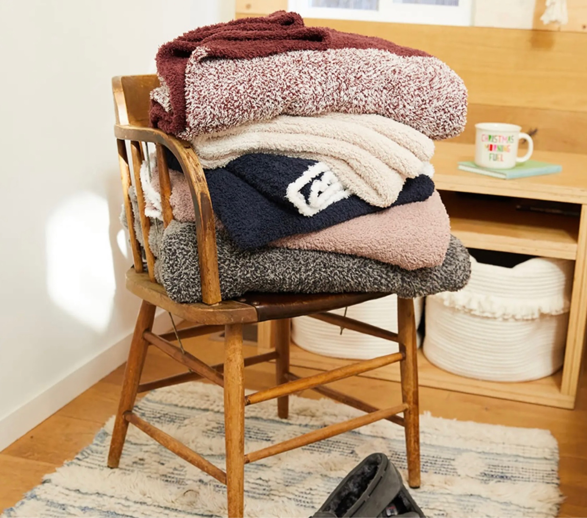 SALE Barefoot Dreams Blankets make the perfect gift, and are on sale!

christmas gift mom sister aunt best friend birthday closing agent home house warming throw decor clearance pink black grey purple birthday anniversary stocking stuffer

#LTKsalealert #LTKfindsunder100 #LTKGiftGuide