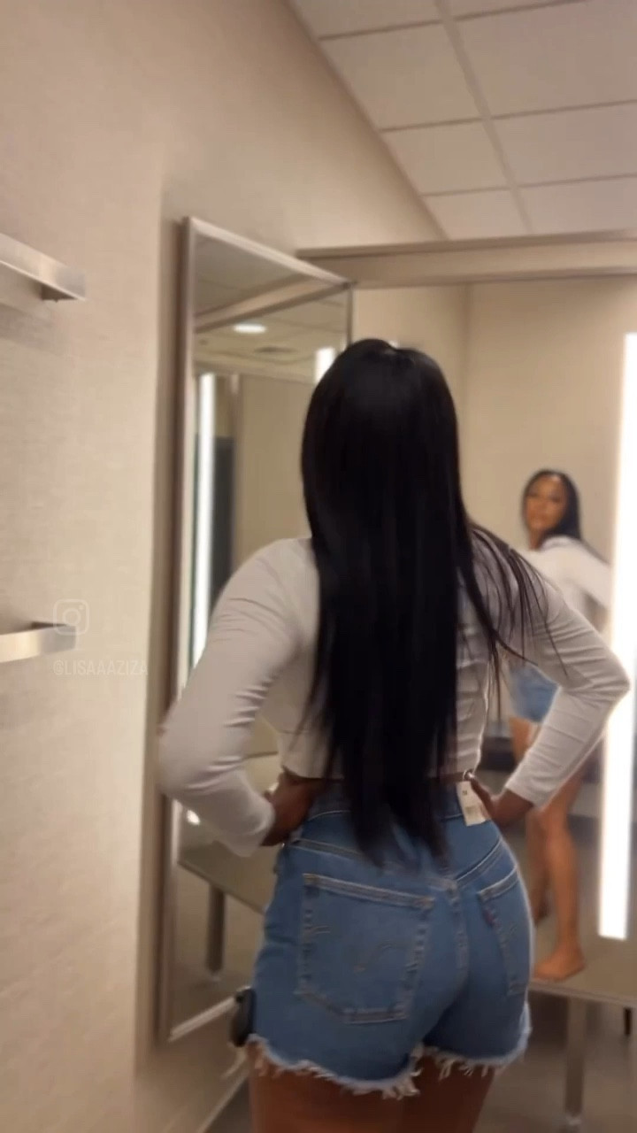 Levi’s denim shorts. Great spring and summer addition.

Wearing size US 28

high rise denim shorts, Levi’s 501, high waisted denim shorts, festival, vacay, mid rise shorts women 

#LTKunder100 #LTKfit #LTKFestival