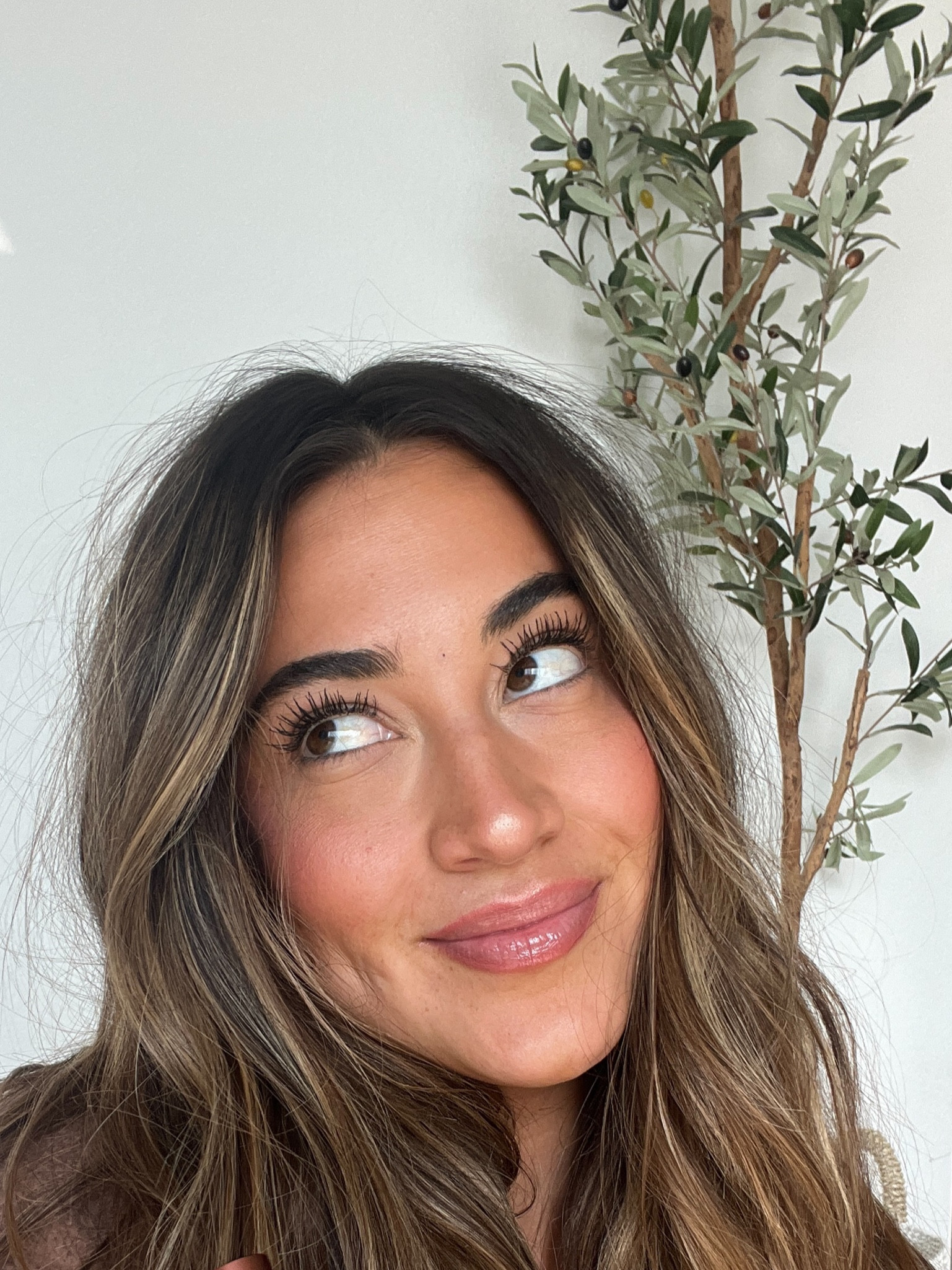 My lip combo in this pic! 
Dibs liner shade one (code MADISON)
Butter balm in brown sugar 
Lip oil in honey 