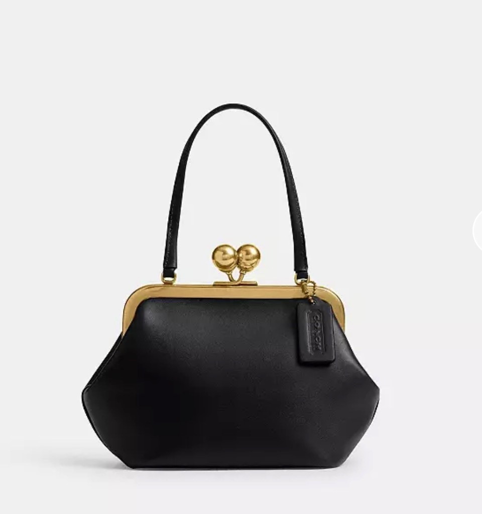 #Coach #kissturn finally back in stock! #minibag #kissturnlock #valentinegiftguide #valentine 

#LTKValentine #LTKootd