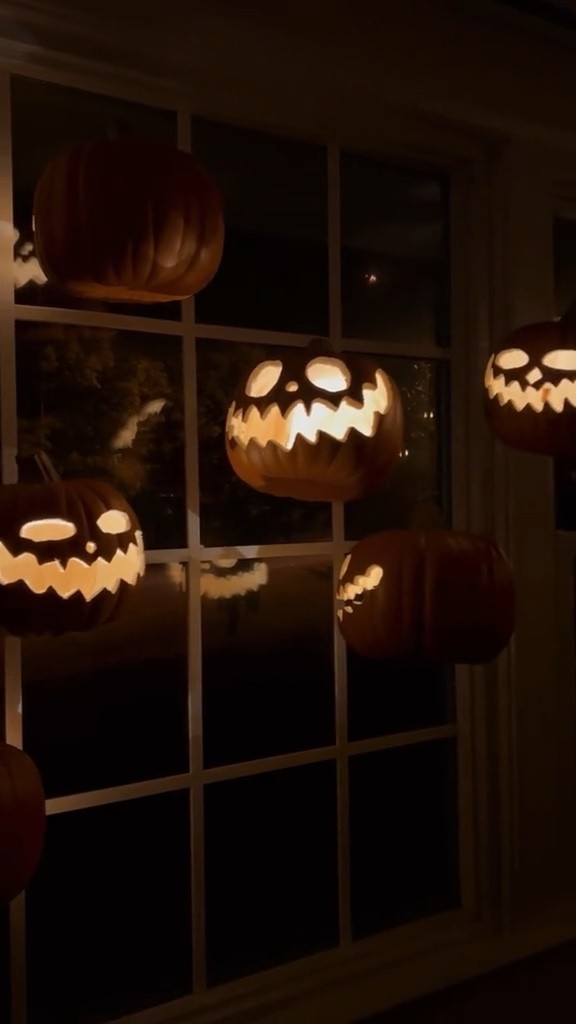 Harry Potter Halloween! 🎃 🕯️ #harrypotter #floatingcandles #floatingpumpkins #harrypotterhalloween #carvablepumpkins #halloween #halloweendecor #halloweendecorations 

#LTKHalloween #LTKHoliday #LTKSeasonal #LTKHalloween