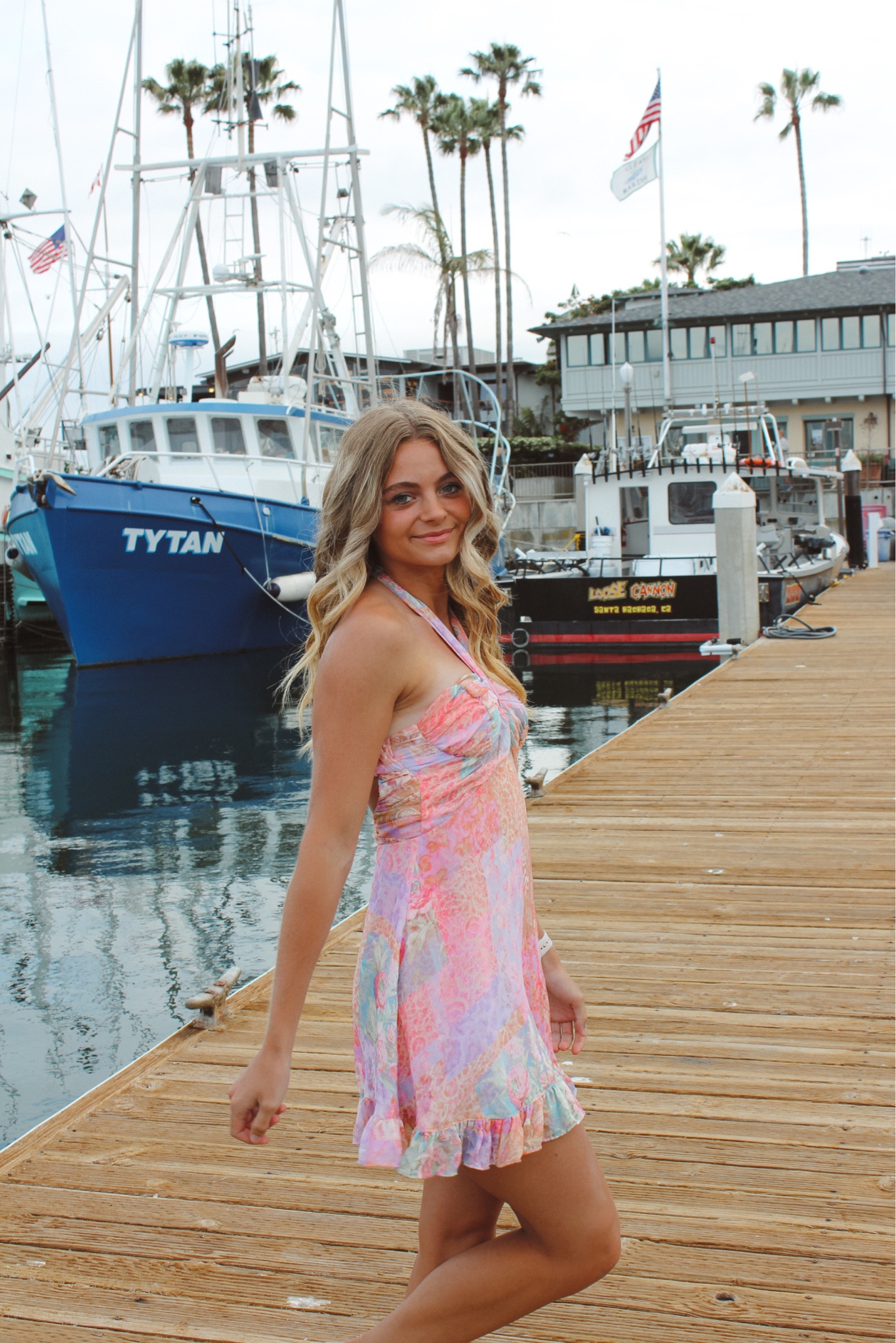 posting again because I’m so in love with this For Love & Lemons dress!