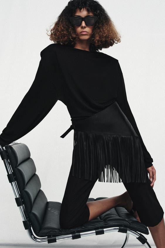 FLUID TOP WITH SHOULDER PADS | Zara UK