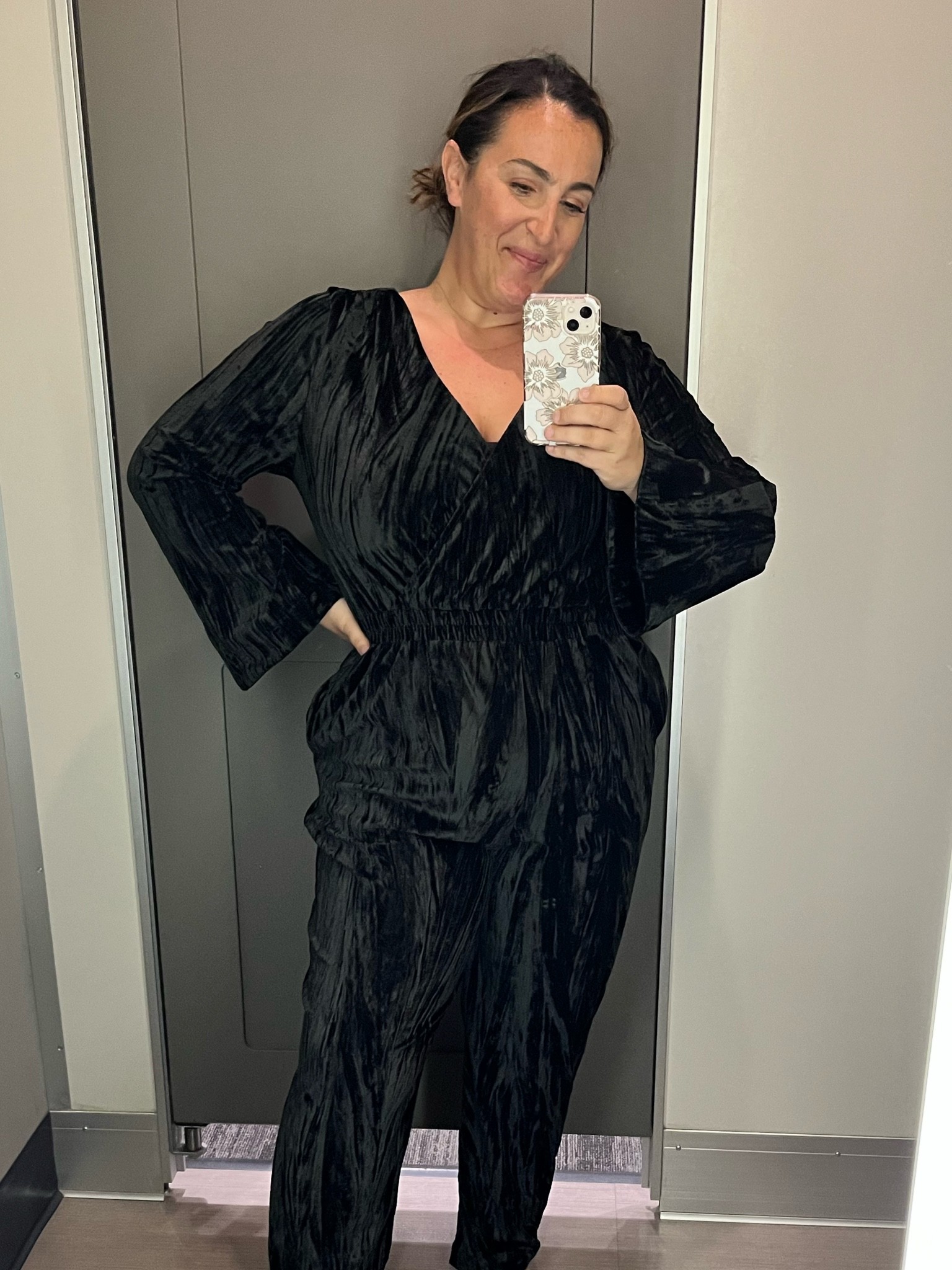 Velvet and a jumpsuit?! Ok yes!!! Great option for holiday parties or a wedding! I’m in an XL. 

#LTKunder50 #LTKSeasonal #LTKHoliday