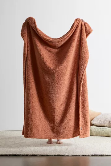 Amped Fleece Throw Blanket | Urban Outfitters (US and RoW)