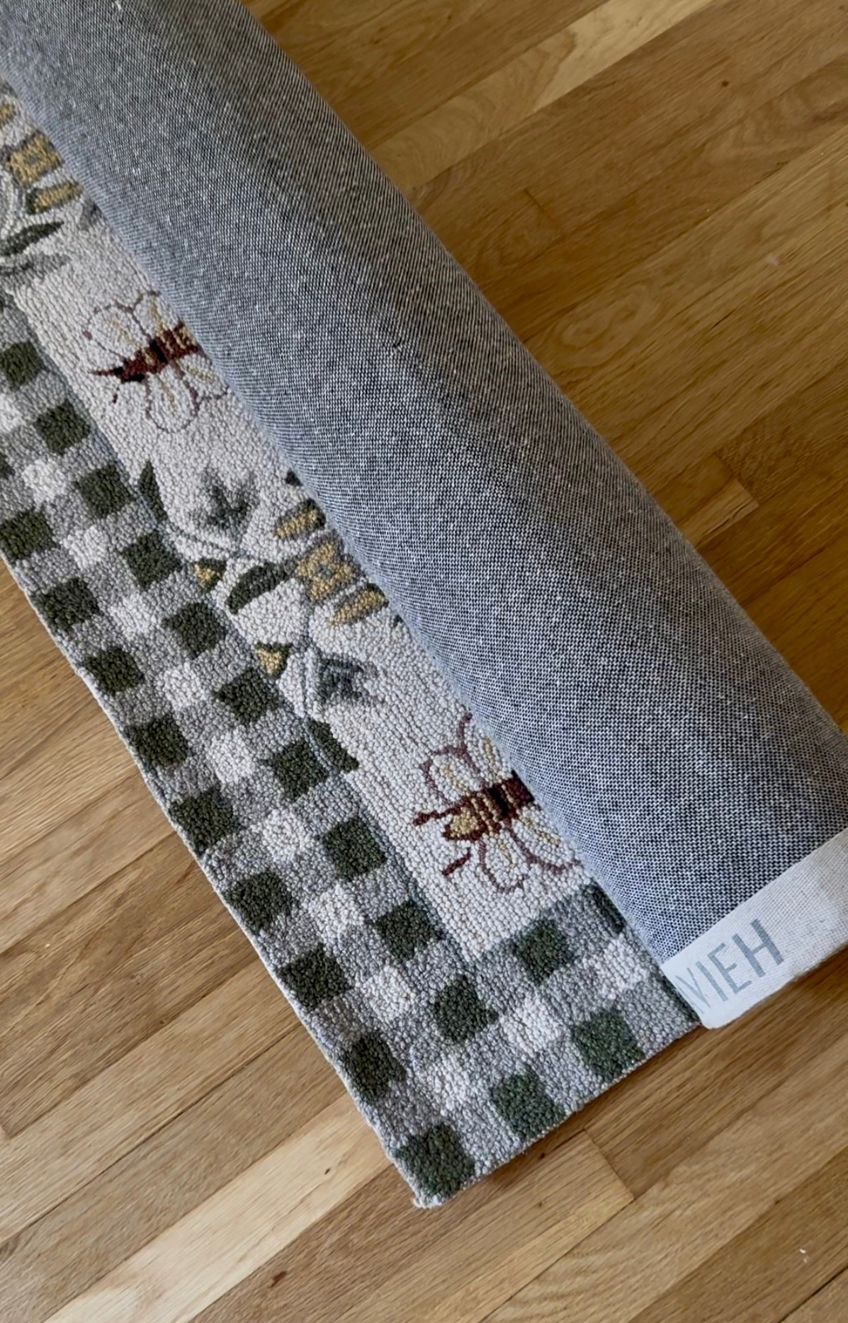 the perfect rug for our baby girl’s nursery #baby #nursery #decor #rug