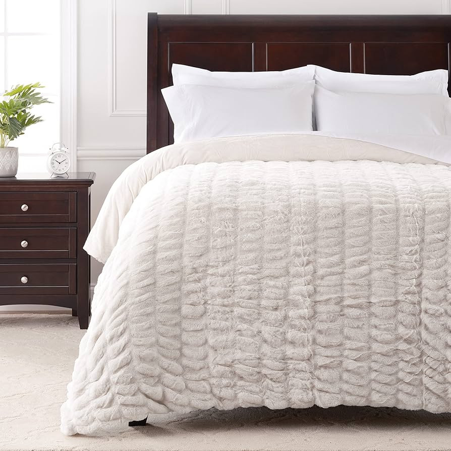 Chanasya Ruched Luxurious Soft Faux Fur Throw Blanket - Fuzzy Plush and Elegant with Reversible M... | Amazon (US)