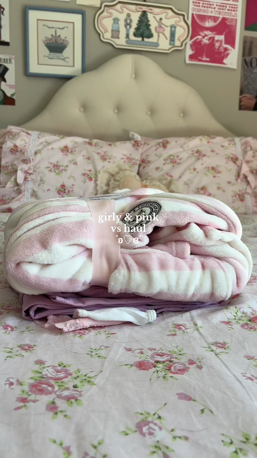 OBSESSED with these girly and pink finds from victoria’s secret!! the short and cozy robe omgg 🩷

victorias secret, bath robe, spring fashion, loungewear, activewear, lounge pants, flare leggings, lounge outfits, pastel, girly, shabby chic, coquette

#LTKStyleTip #LTKFindsUnder50 #LTKWatchNow