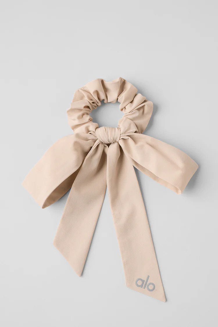 Love Knots Tie Scrunchie | Alo Yoga (US)