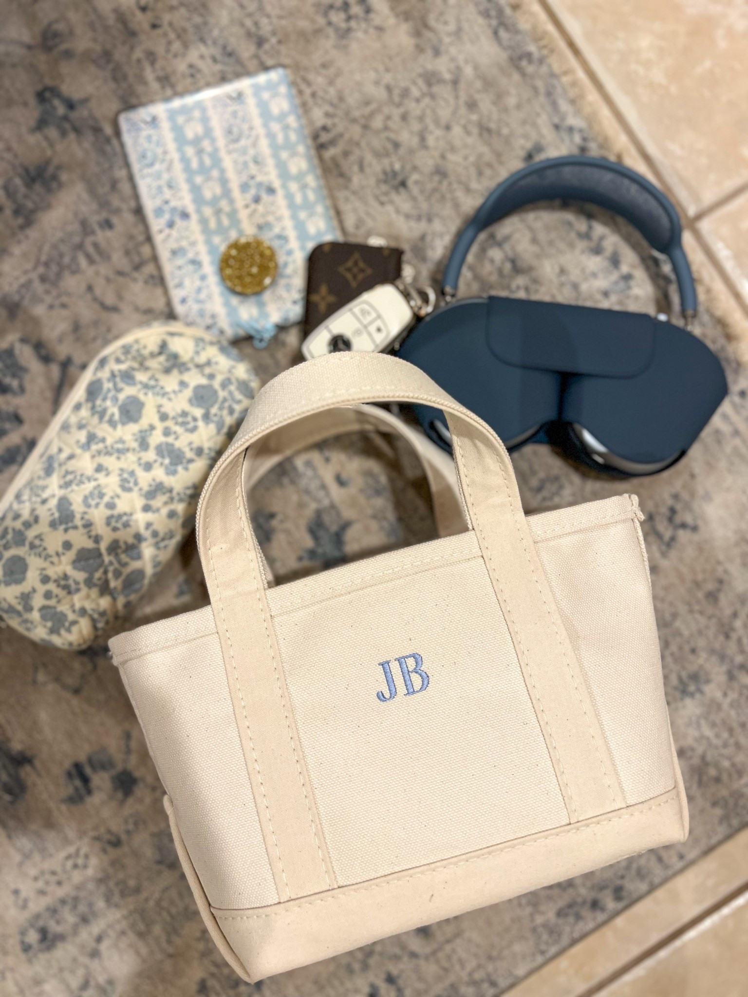 L.L. Bean mini tote
Natural
What’s in my bag 
Blue AirPods Max
Mercedes Benz key fob cover
White / Gold
Quilted floral makeup bag
Blue and white
Kindle
Gift ideas
Grand millennial 
Coastal granddaughter 

#LTKFindsUnder50 #LTKHome #LTKGiftGuide