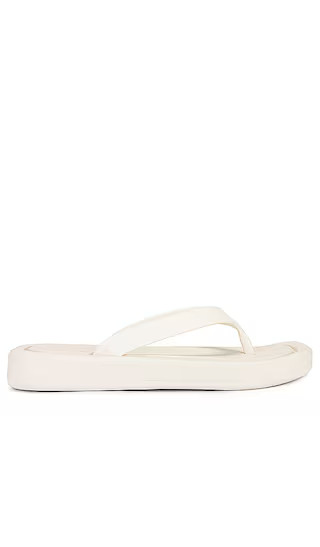 Elemental Sandal in Cream | Revolve Clothing (Global)