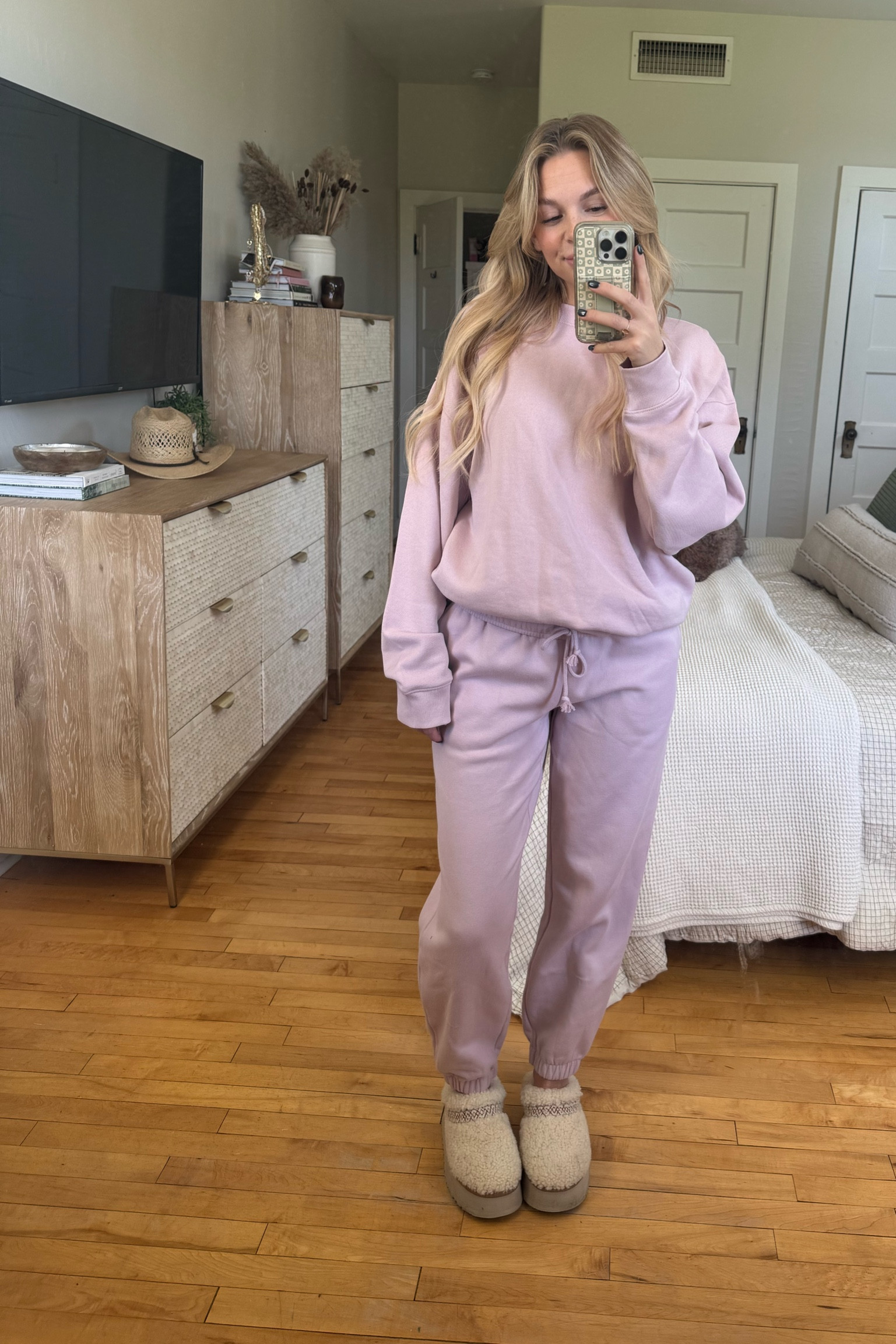 Cutest & comfiest light pink set from TARGET!!! Style with sneakers, Ugg tazz or mini Uggs😍 
Or layer the set with an oversized denim jacket!!

#LTKOver40 #LTKSeasonal #LTKStyleTip