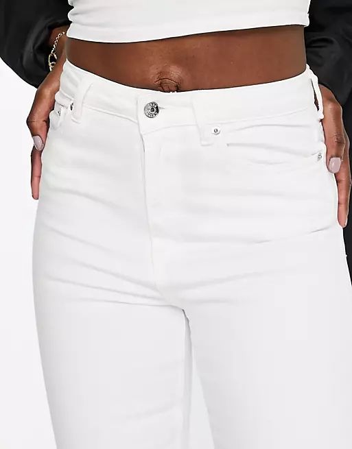 ASOS DESIGN Tall – Ridley – Enge Jeans mit hoher Taille in optischem Weiß | ASOS (Global)