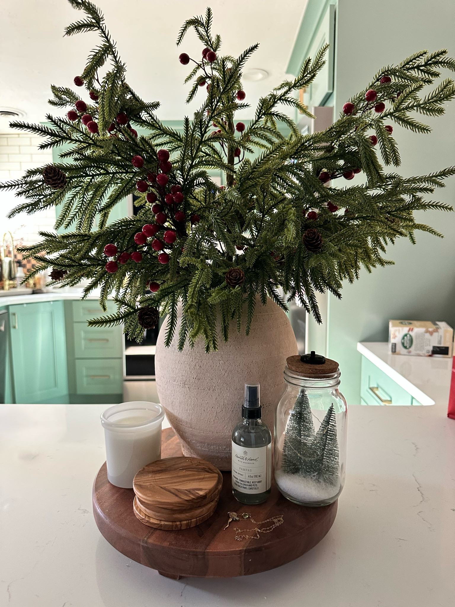 Christmas centerpiece 🎄🫶🏼🕯️


#LTKHoliday #LTKHome #LTKSeasonal