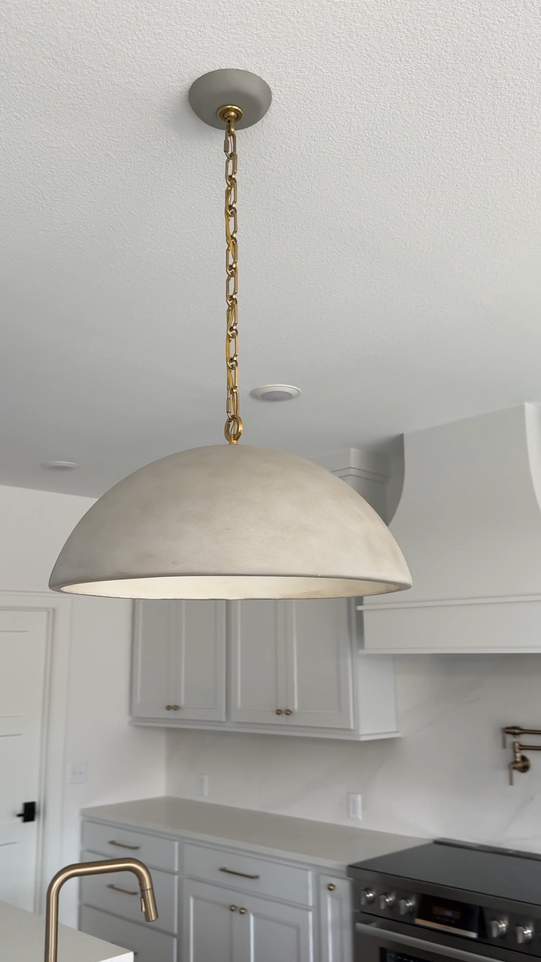 This gorgeous light has so much texture! A stunning kitchen pendant.

#LTKVideo #LTKSpringSale #LTKhome