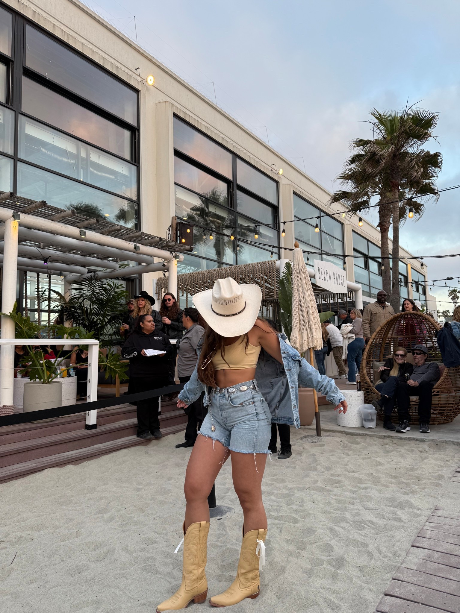 fav denim shorts !!

#LTKSeasonal #LTKGiftGuide #LTKFindsUnder100