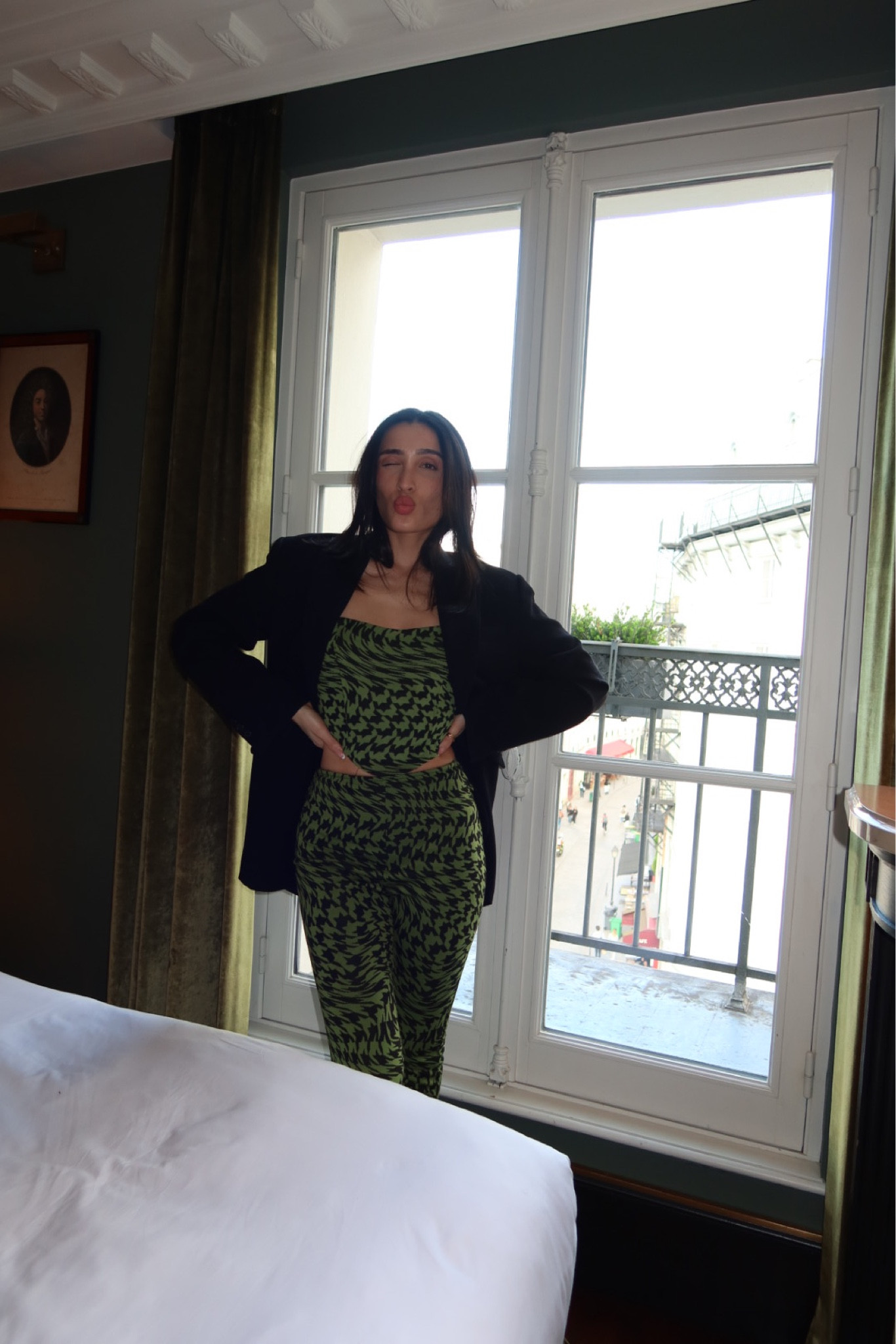 Outfit for our first dinner in Paris. Blazer is old Zara, sold out.

Top: XS
Bottoms: XXS

#LTKstyletip #LTKsalealert #LTKshoecrush