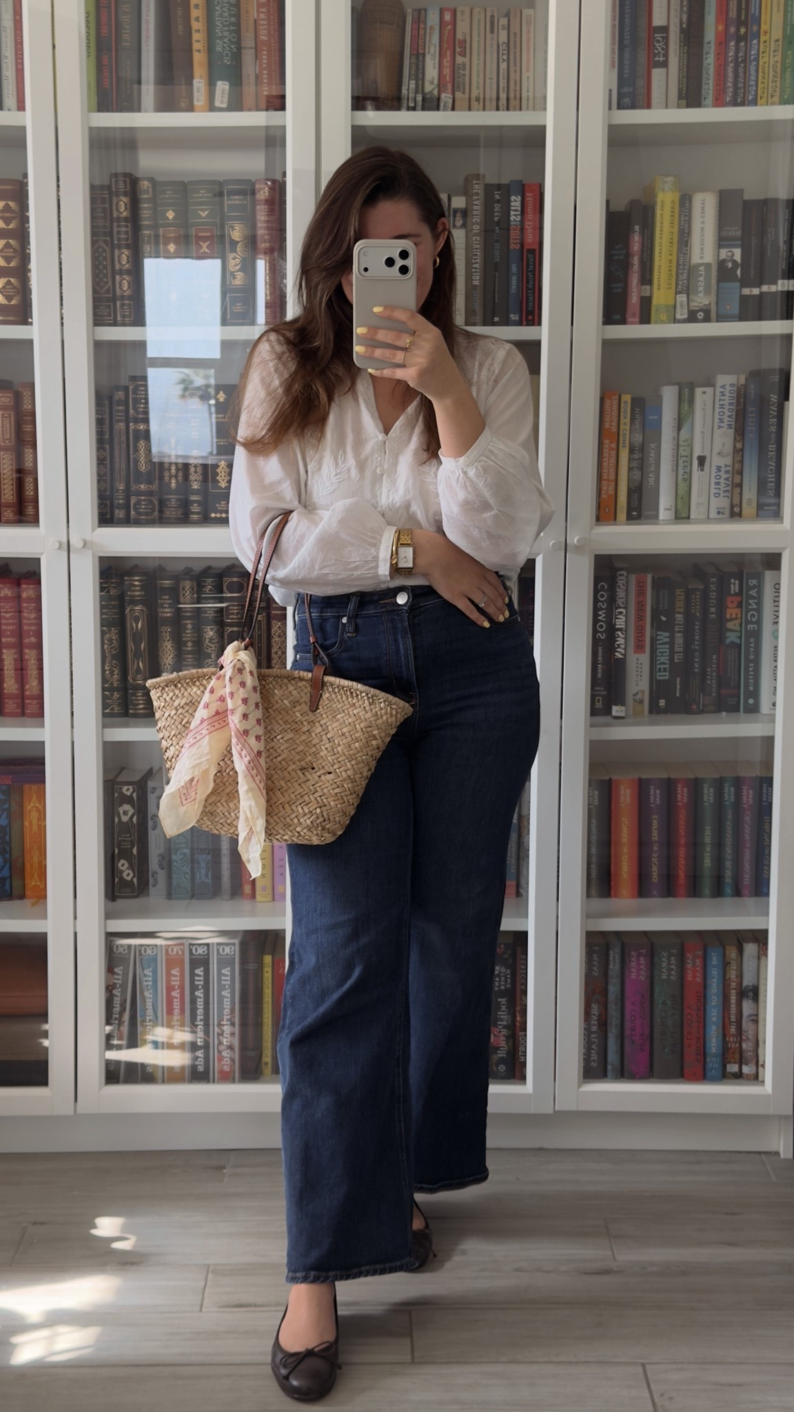 Look du Jour 💐

Top: French Brand called La Petite Etoile, they don’t ship to US currently but I’ve linked similar options!
Denim: @Quince Bella stretch
Flats: @Margaux my all time favorites, these are so comfortable!
Basket: Mango (old co) linked similar options
Scarf: @SEZANE 
My Easter nails: color Mimosa by French nail brand Manucurist 