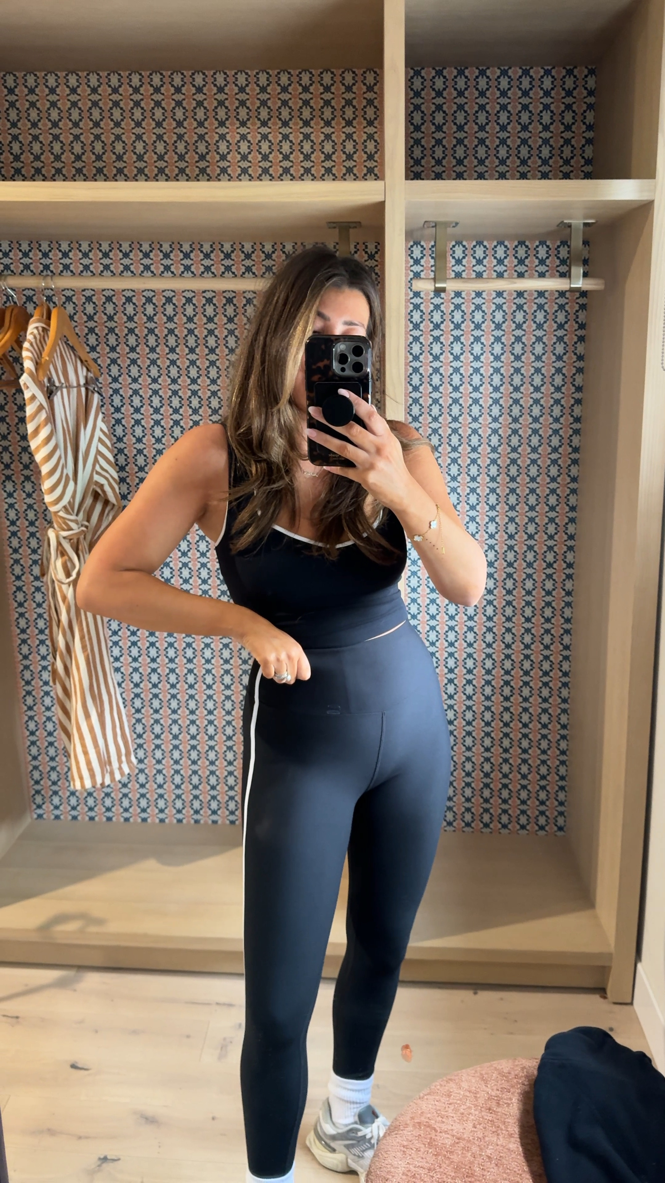 Workout set. Wearing meds 

#LTKFitness #LTKStyleTip #LTKFindsUnder50