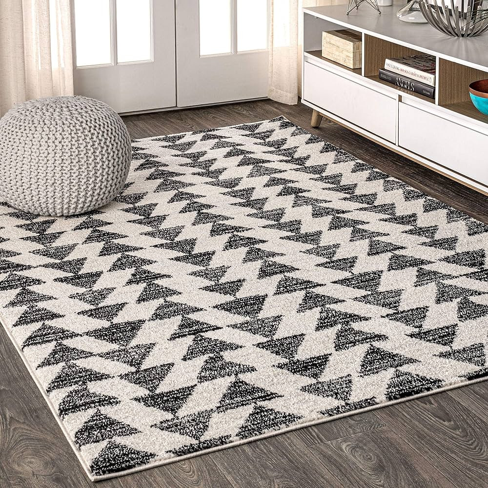 JONATHAN Y MOH206A-8 Aisha Moroccan Triangle Geometric Indoor Farmhouse Area-Rug Bohemian Minimal... | Amazon (US)