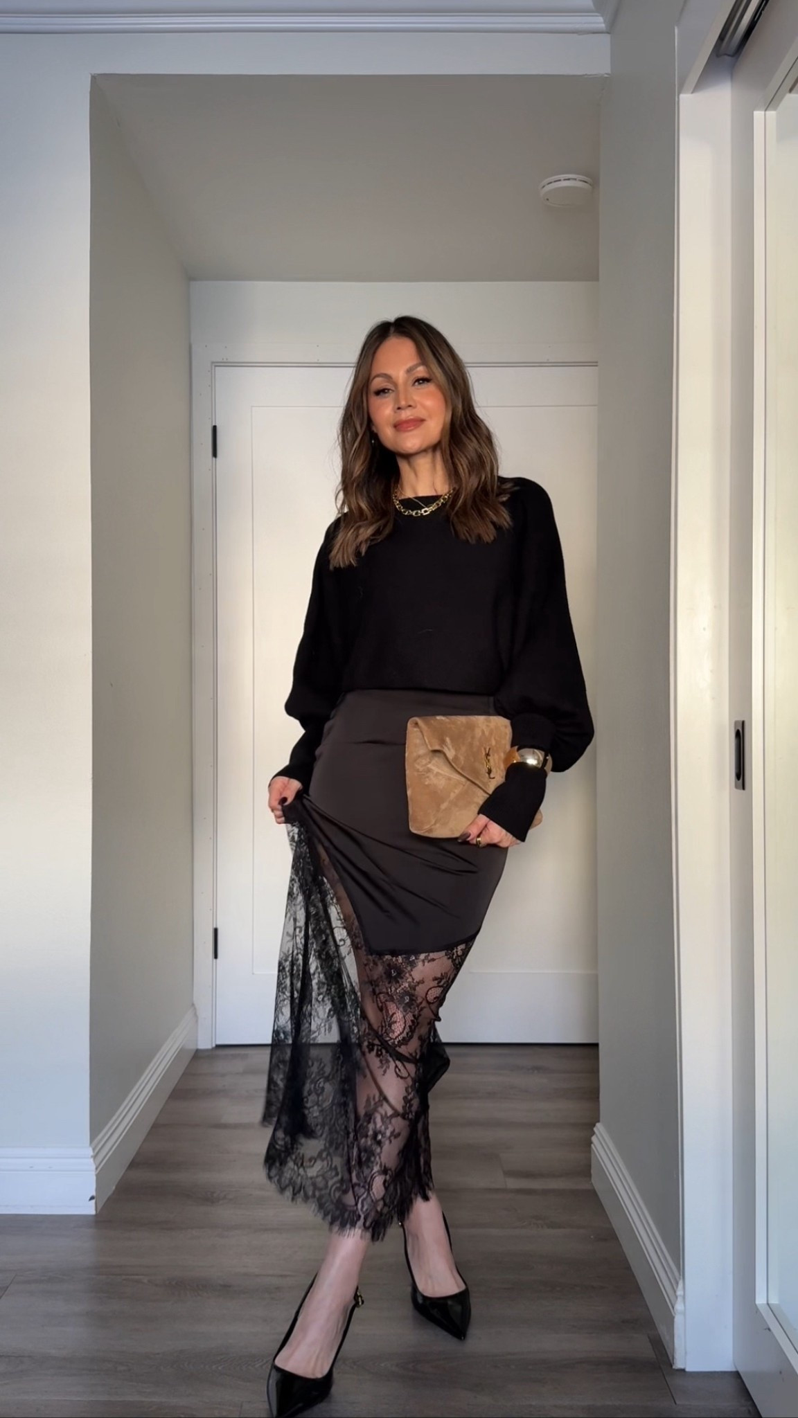 This skirt is so classy and will definitely turn heads! 

#LTKValentine #LTKootd #LTKSeasonal