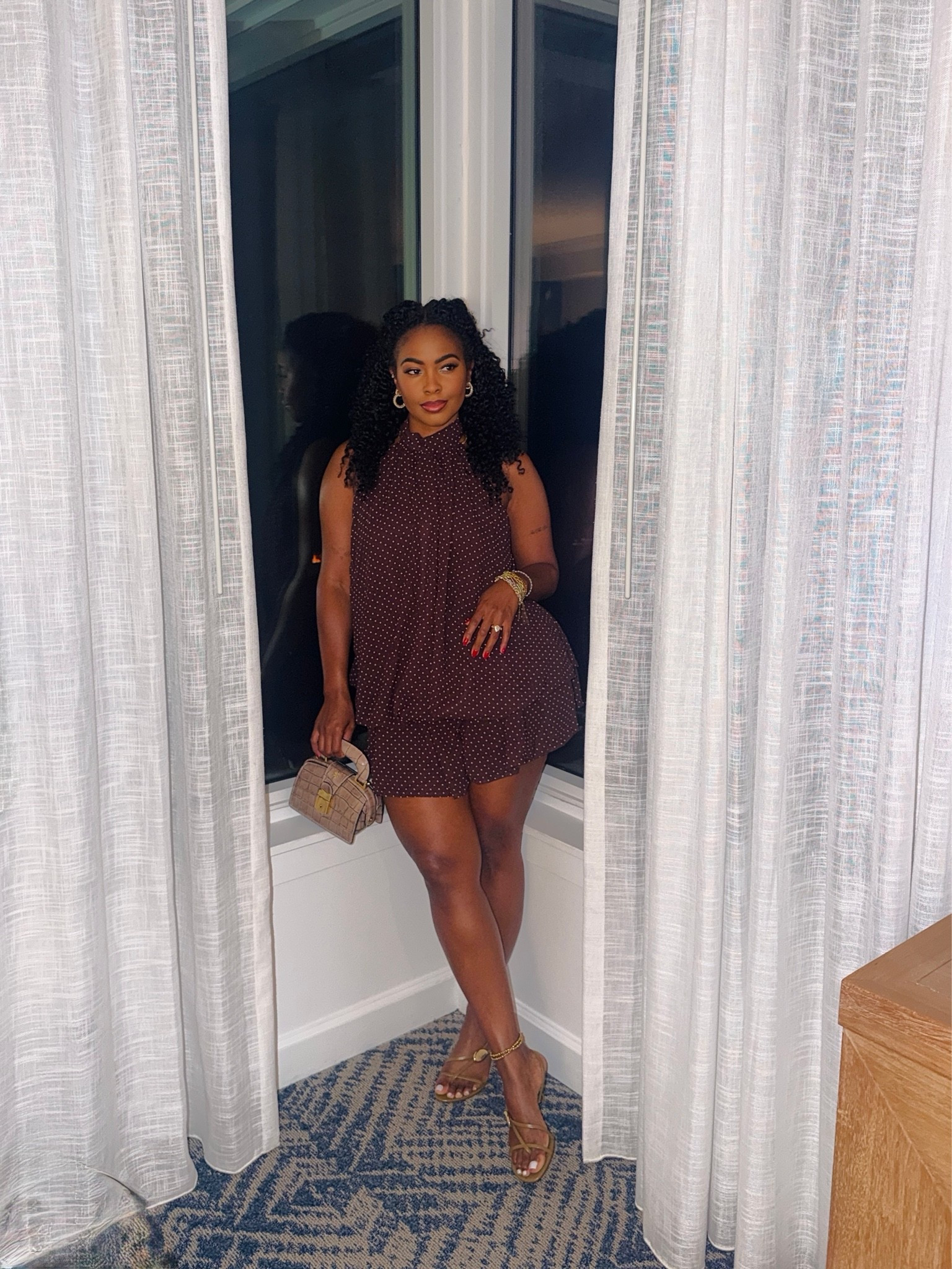 Chic dress. A little short but perfect for me. I’m 5’4. Wearing a Medium
