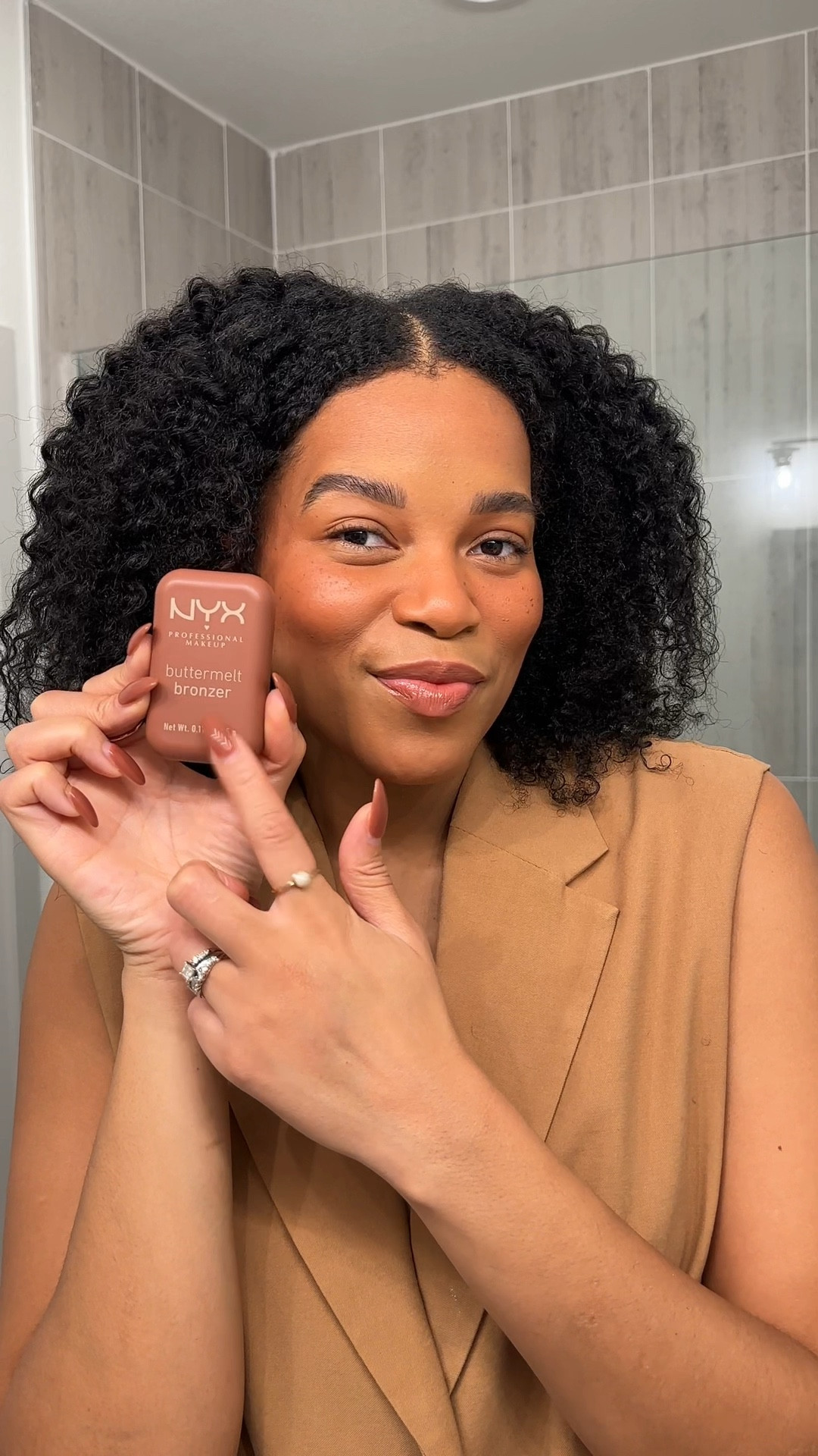 This is one of my fav natural, glowy bronzers. I’m wearing the color Betta Dayz. 


Fall bronzer, drugstore makeup, affordable makeup, natural makeup routine, NYX cosmetics 

#LTKBeauty #LTKFindsUnder50