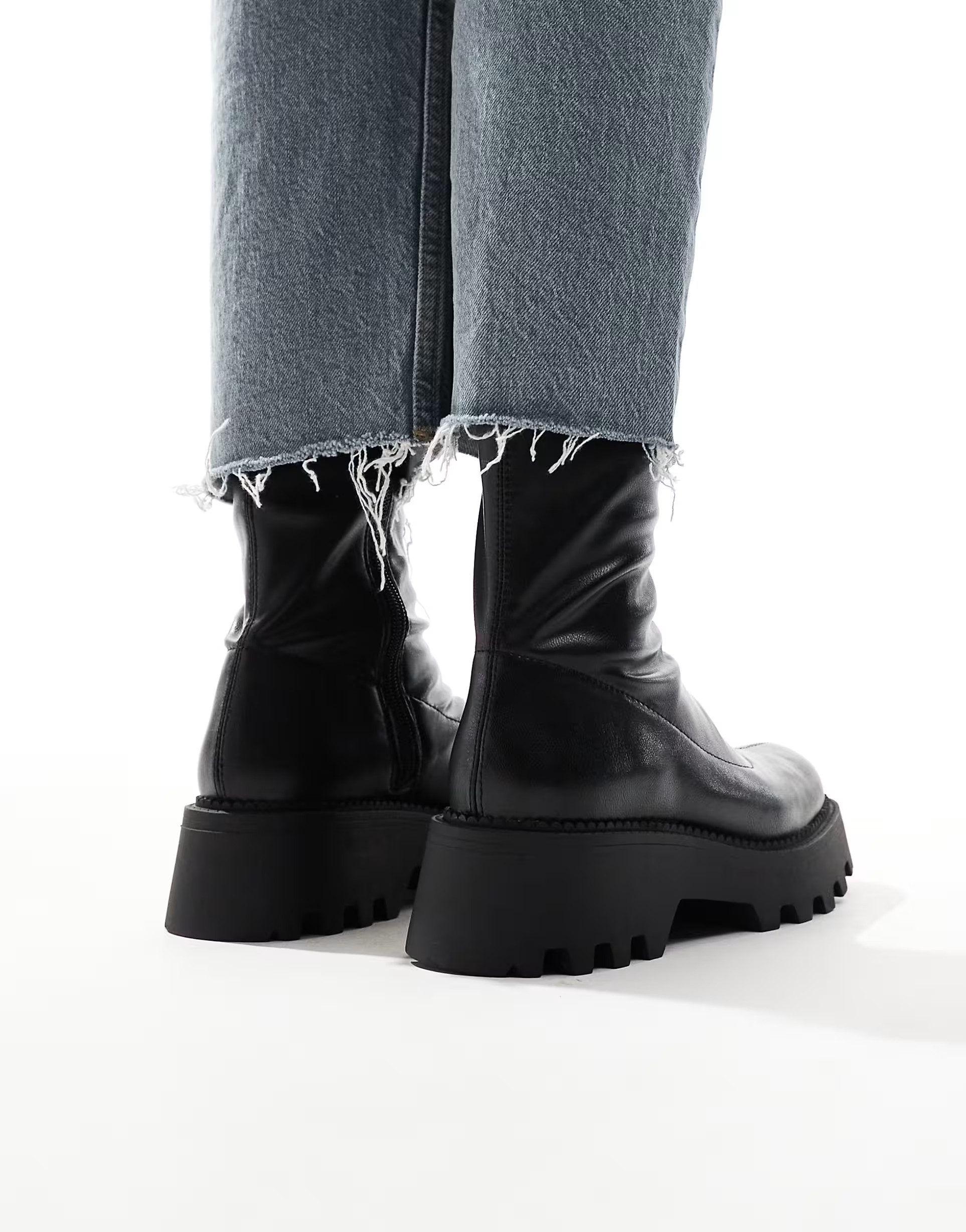 Stradivarius chunky flat boot in black | ASOS (Global)