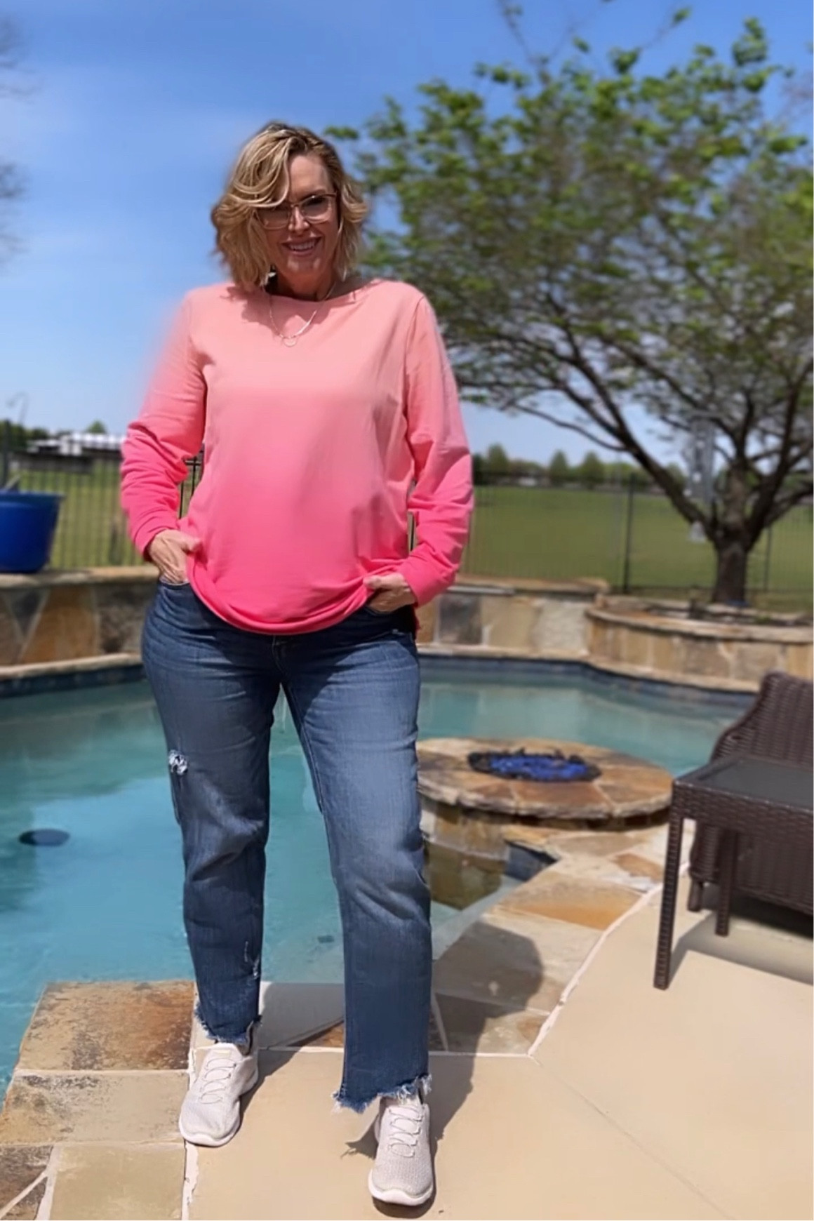 Simple spring outfit  

#LTKSeasonal #LTKcurves