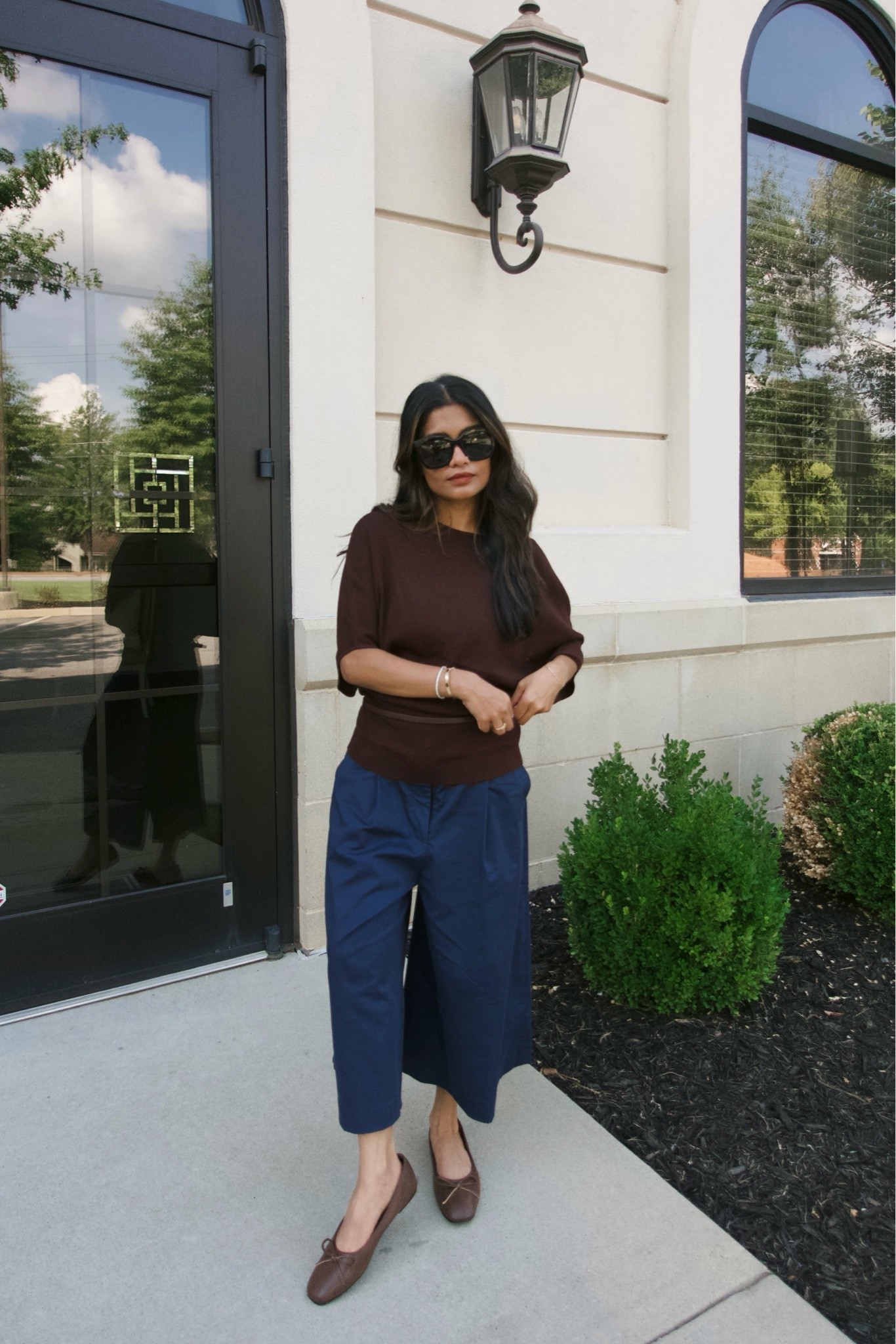Petite mom outfit for fall transition:
Half sleeve knit brown top/sweater (belt is optional but this sweater is perfect for being tucked in)

Wearing small in top 

Need to size down on the Bermudas (wearing small here)

Jeans: wearing US 2

#zara Zara

#LTKmomlife #LTKPetite #LTKSeasonal