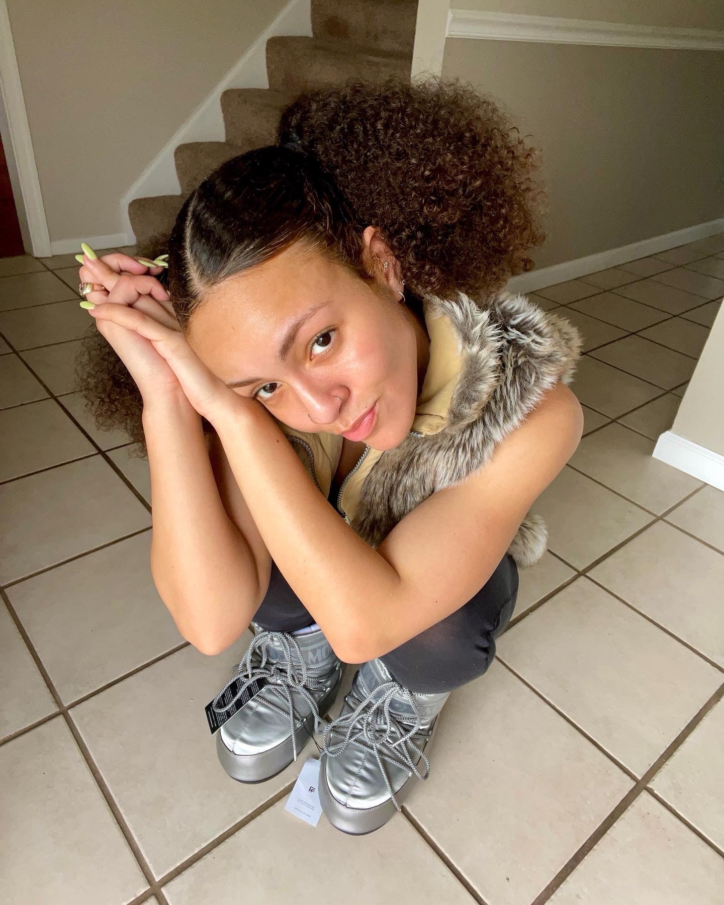 I don’t care what ANYBODY says about moon boots, I will always be a total fan!! I got these cutie booties on Farfetch for a really good deal!! These are literally my go to winter boot and the extremely absurd chunkiness makes me adore them 🩶 my next pair is going to have to be in black for sure 🫶🏼

#LTKSeasonal #LTKShoeCrush #LTKStyleTip