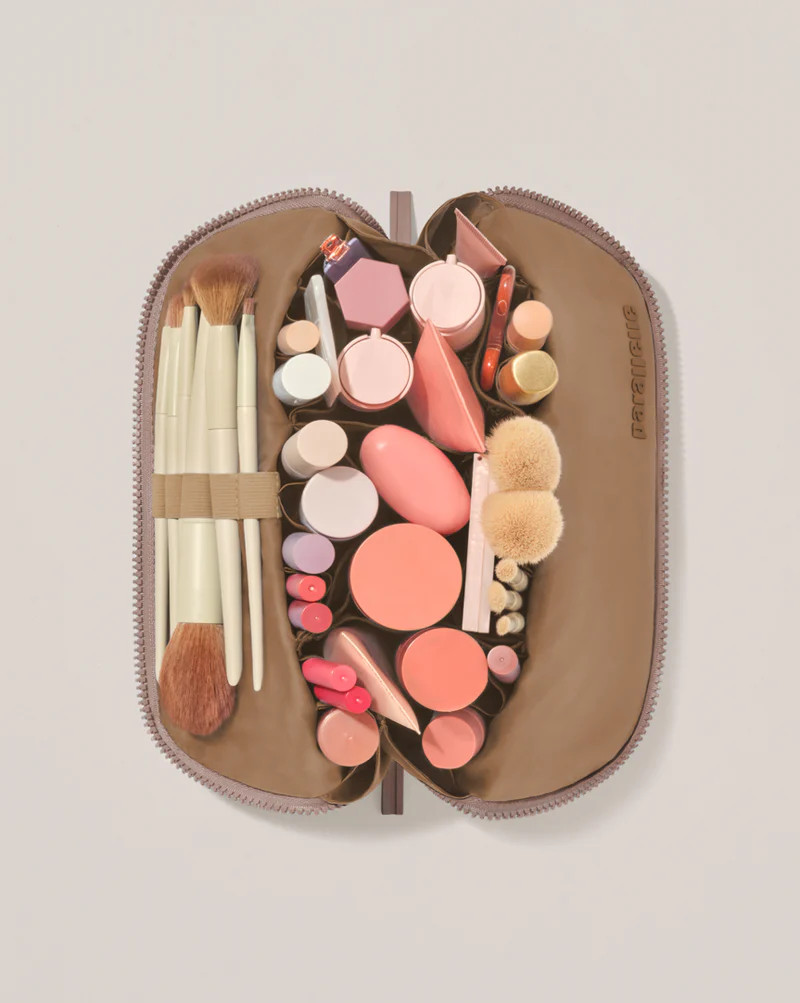 the bronze traveller | Parallelle