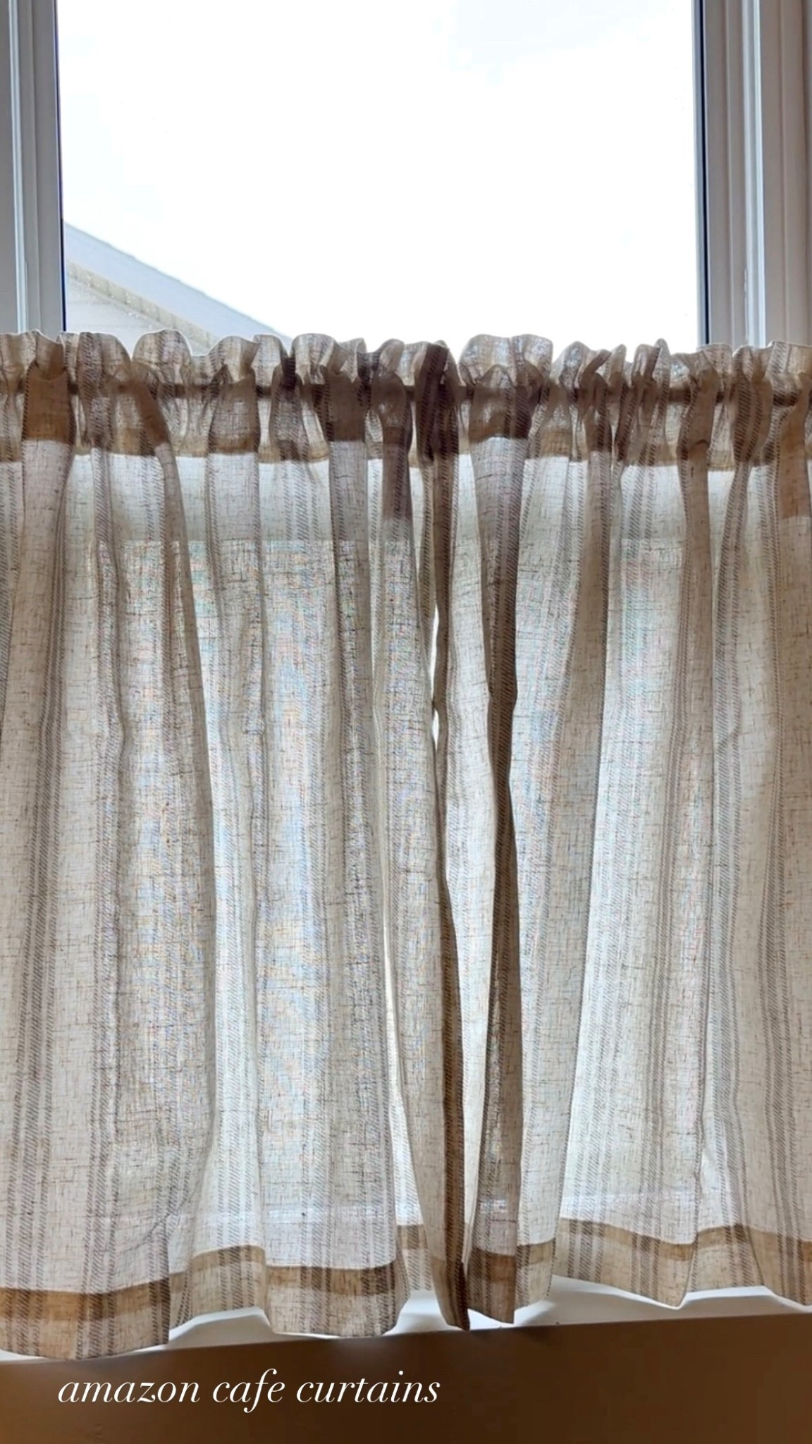 neutral-brown linen amazon cafe curtains! 


#LTKHome #LTKFindsUnder50 #LTKStyleTip