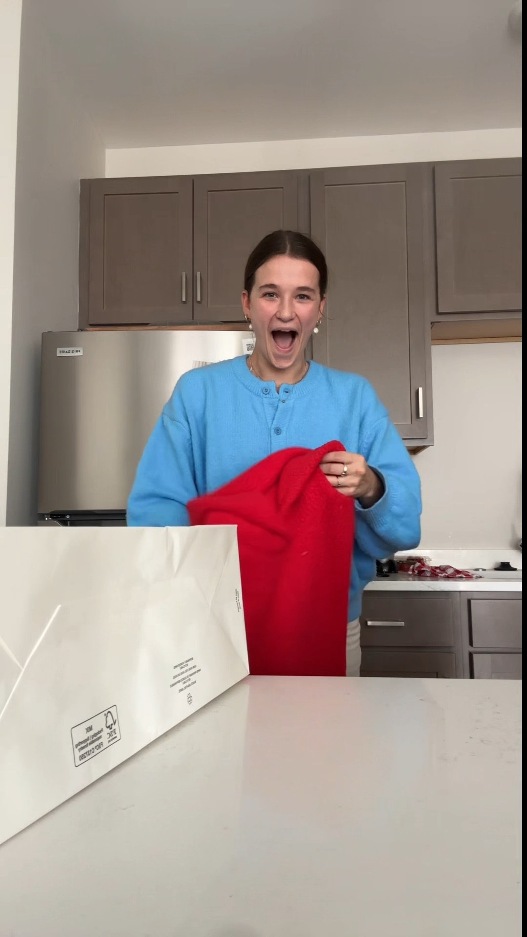 Filmed this yesterday and I’m currently LIVING in the red hoodie😍 Both size L #aritzia #polartec

#LTKSeasonal #LTKWorkwear