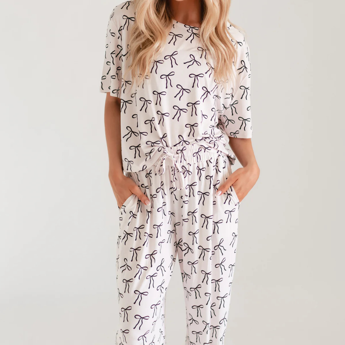 Women's T-Shirt and Pants Set in Black Bows | Silks Design